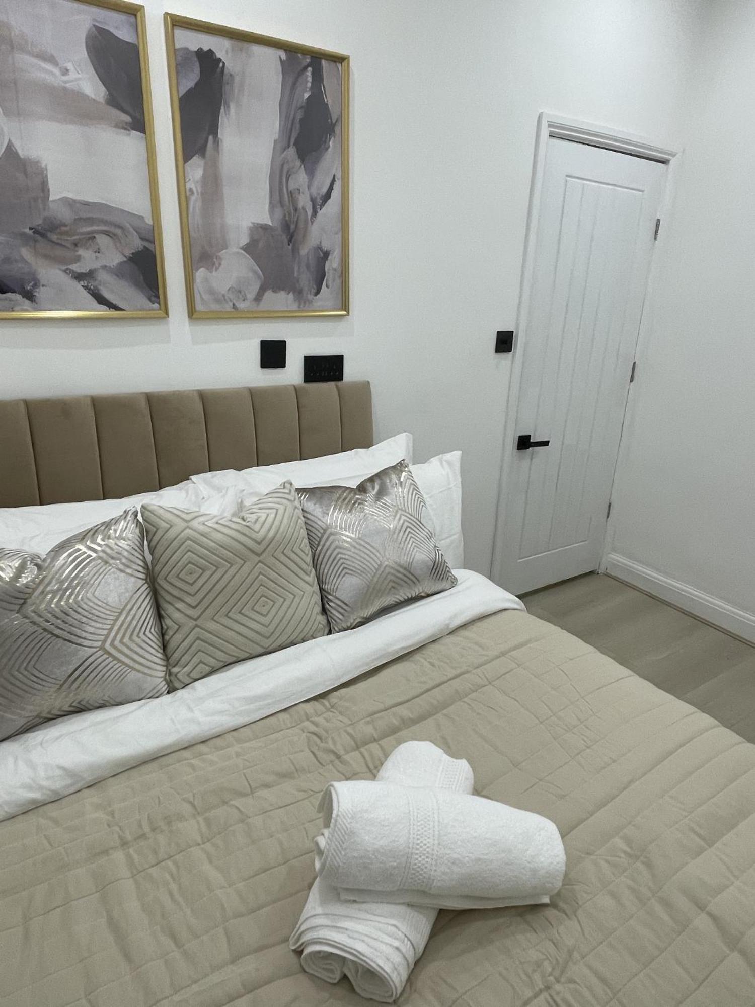 Leilighet Stylish 2 Bed Luxury 10 Mins To Ldn London