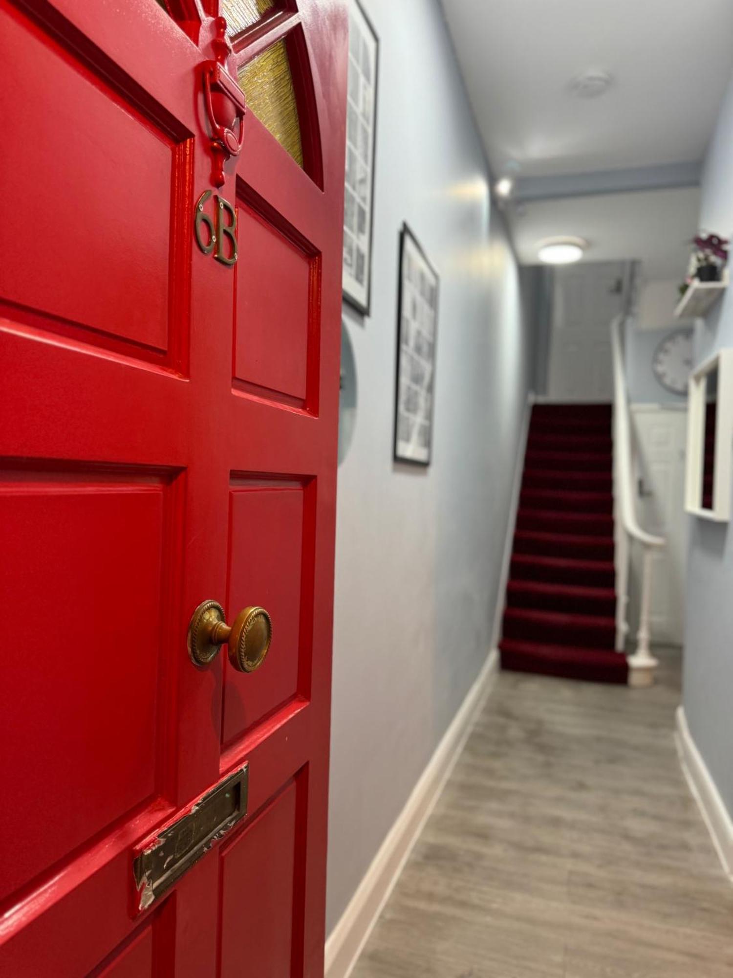 Chic With Modern Amenities Apartment *