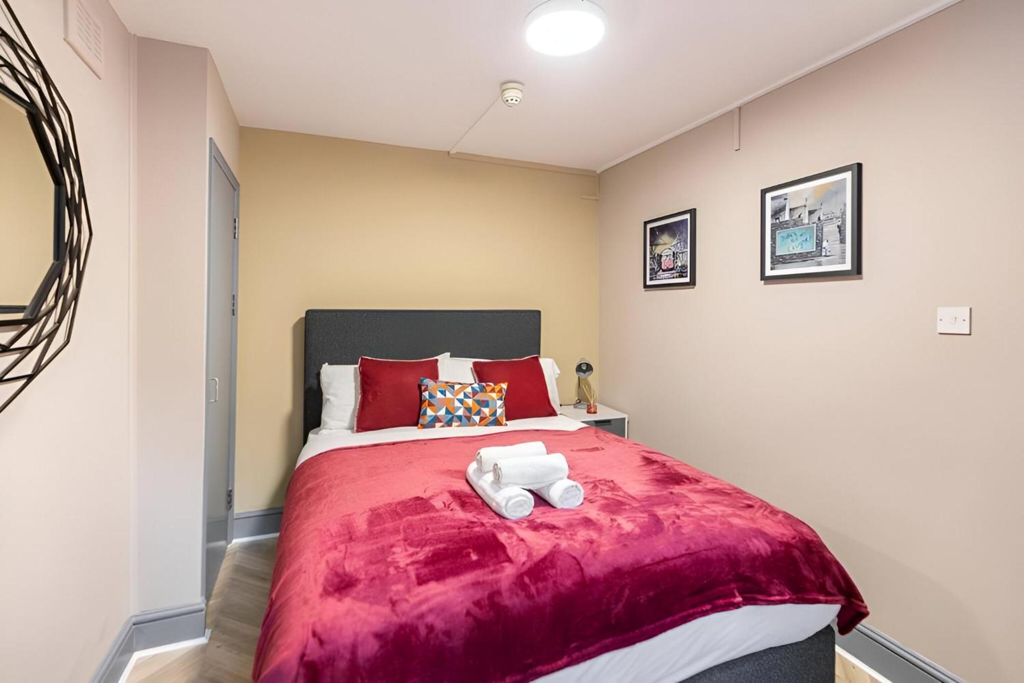 Bold & Vibrant 1-bedroom Escape In Prime Location! Apartment London