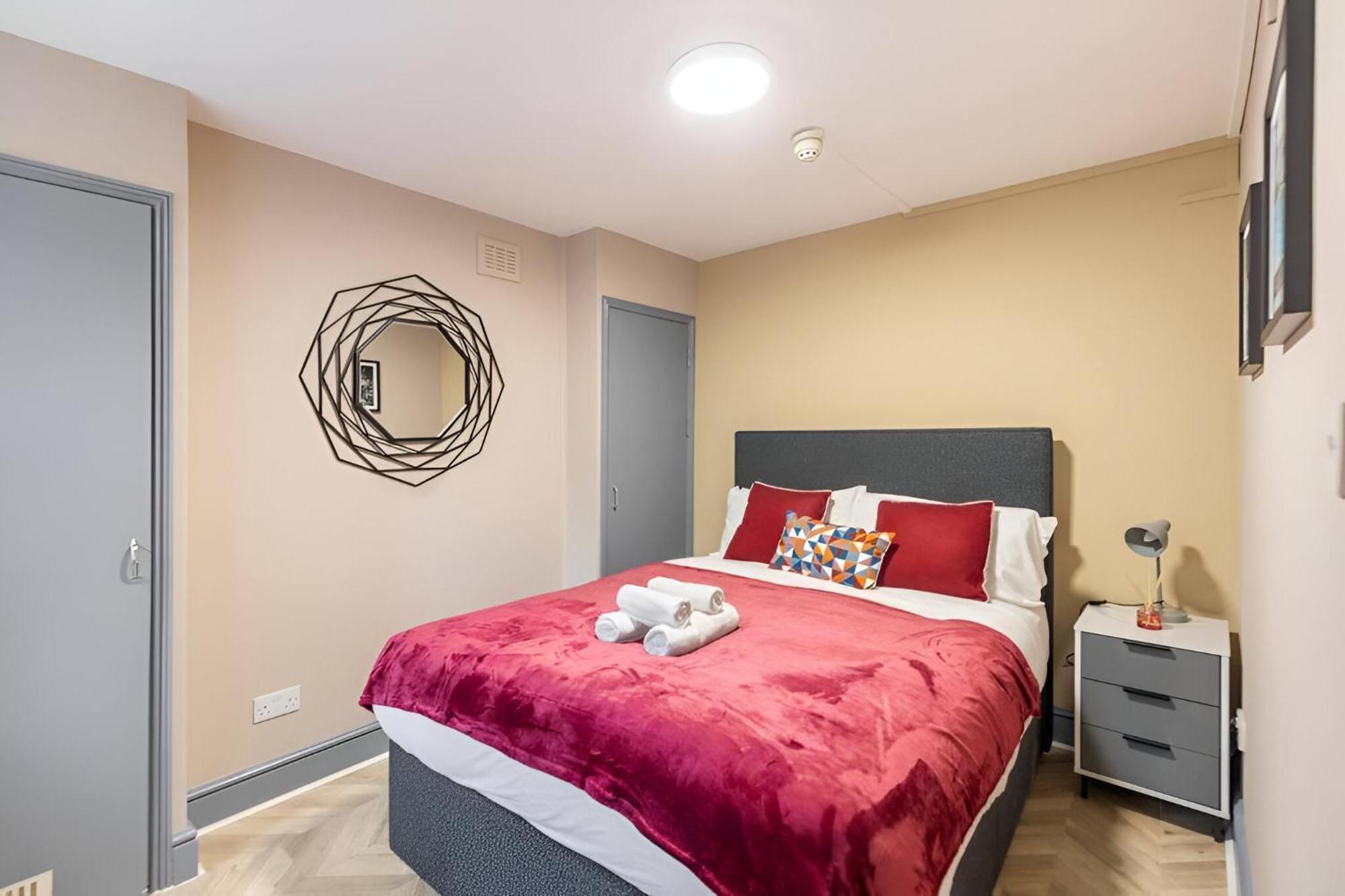 Apartment Bold & Vibrant 1-bedroom Escape In Prime Location!