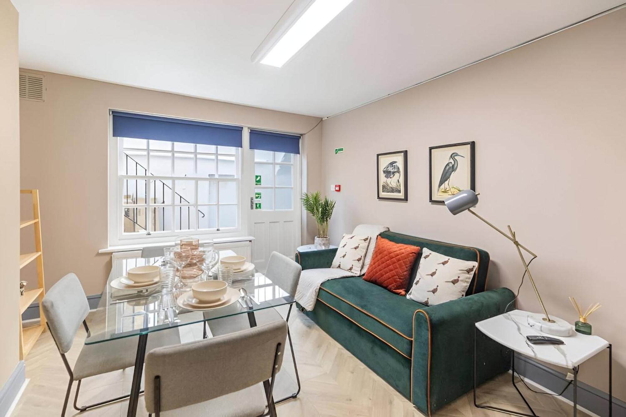 Apartment Bold & Vibrant 1-bedroom Escape In Prime Location! London