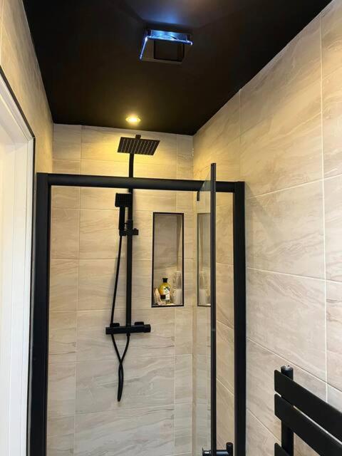 Apartment 3 Bed Flat London