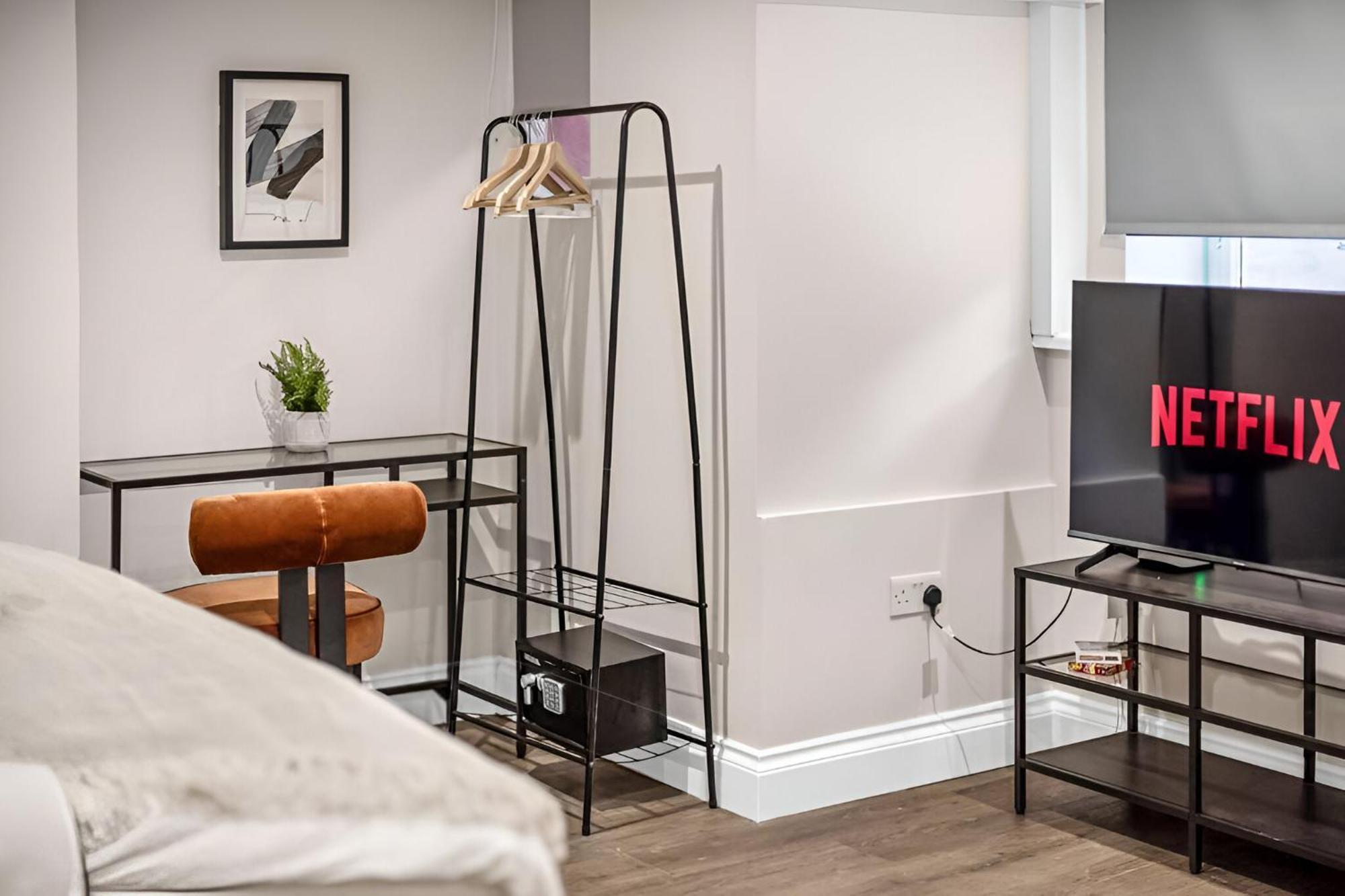 Cozy Perfect Blend Of Style & Convenience Apartment London