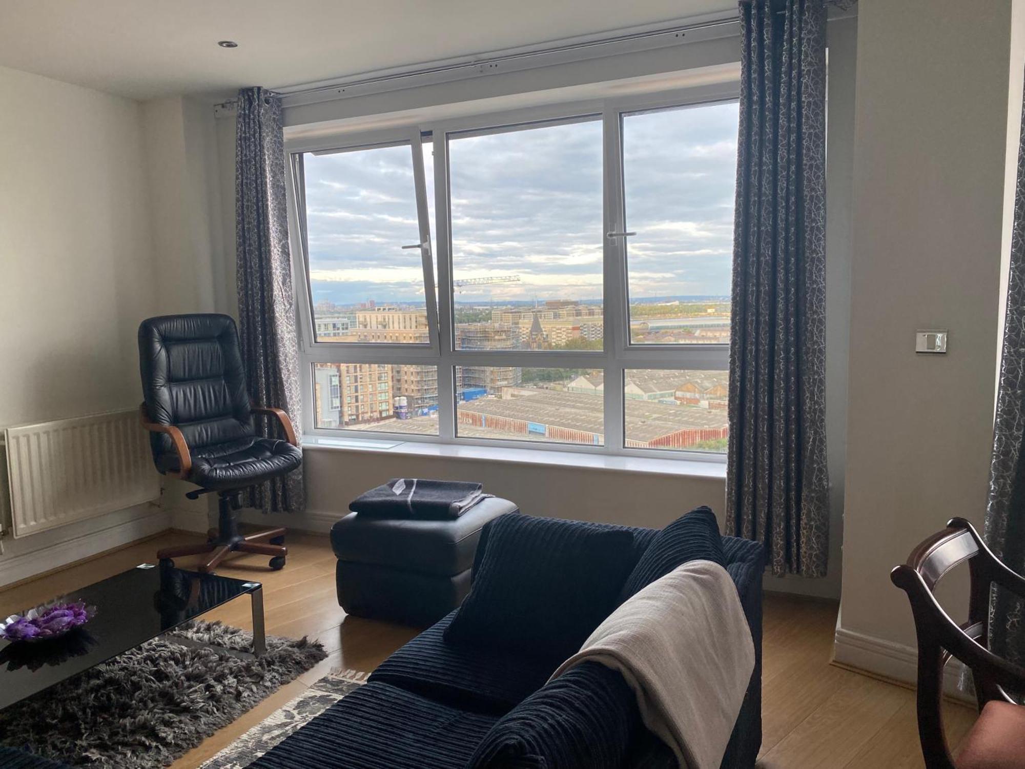 Apartment Riverside Apartment-2 Bed-freep-balcony London