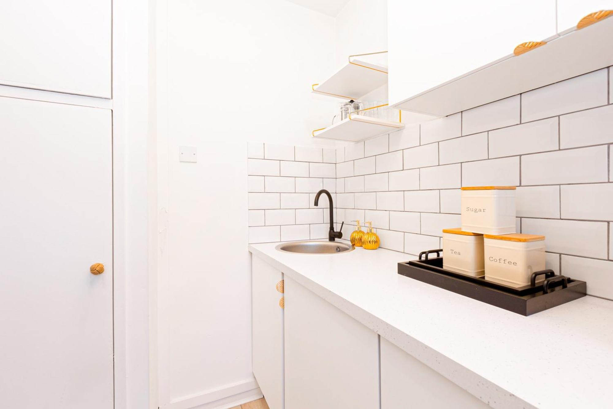 Apartment Charming With Balcony In Putney, 5 Min Tube *