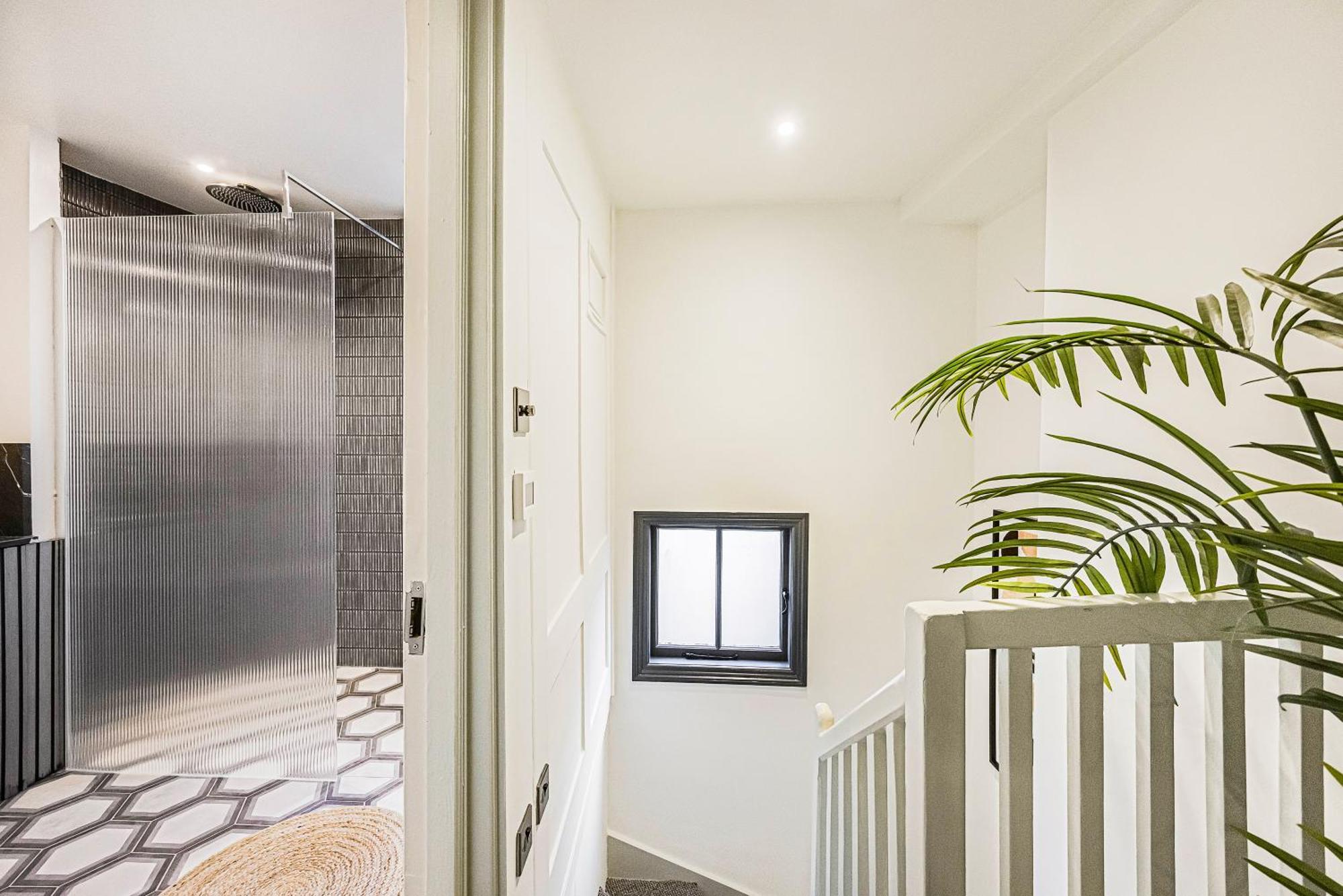 Stylish 2-bed Townhouse In Mayfair London