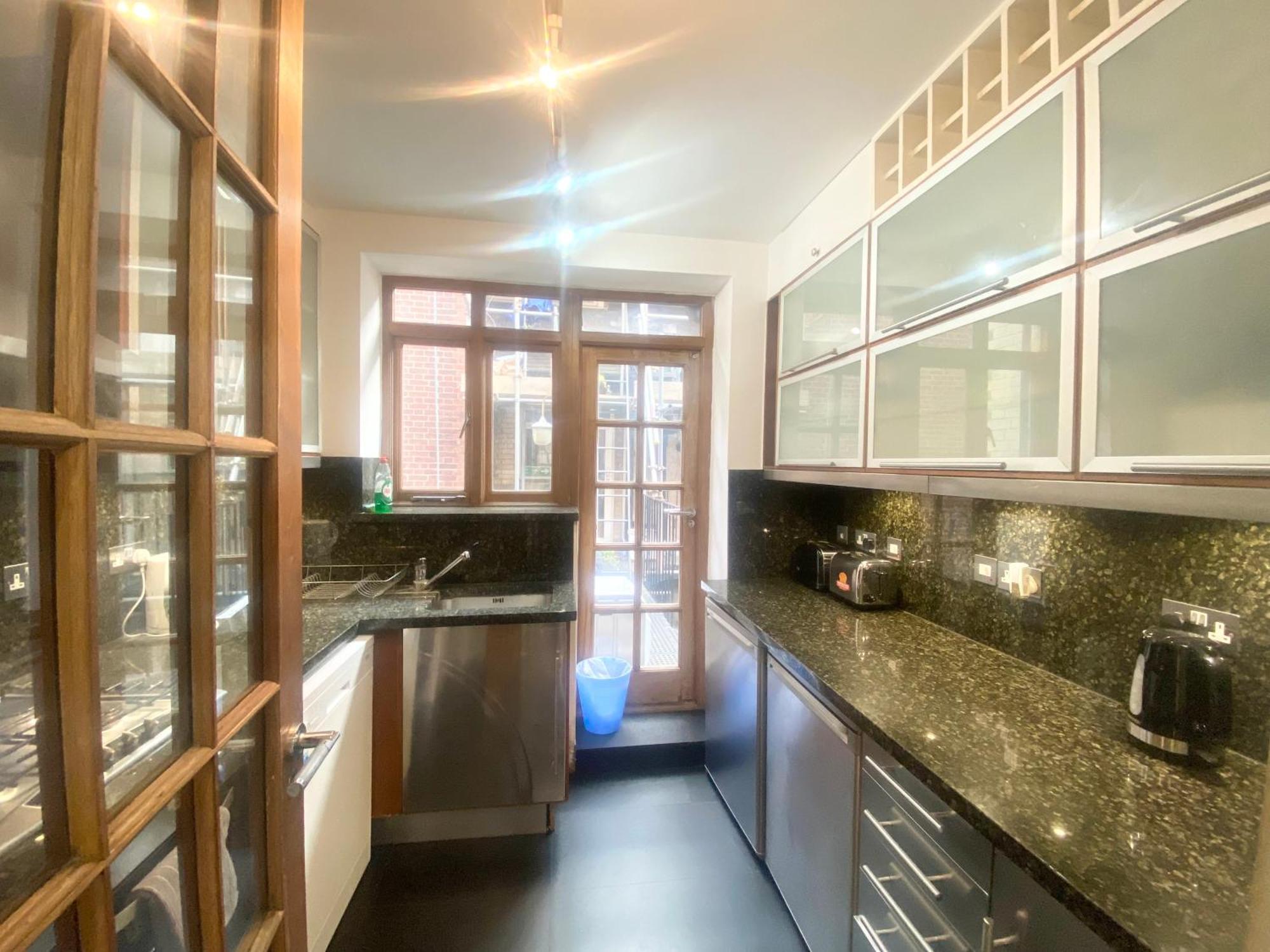 Apartment House With 4 Bedrooms Marylebone High Str London