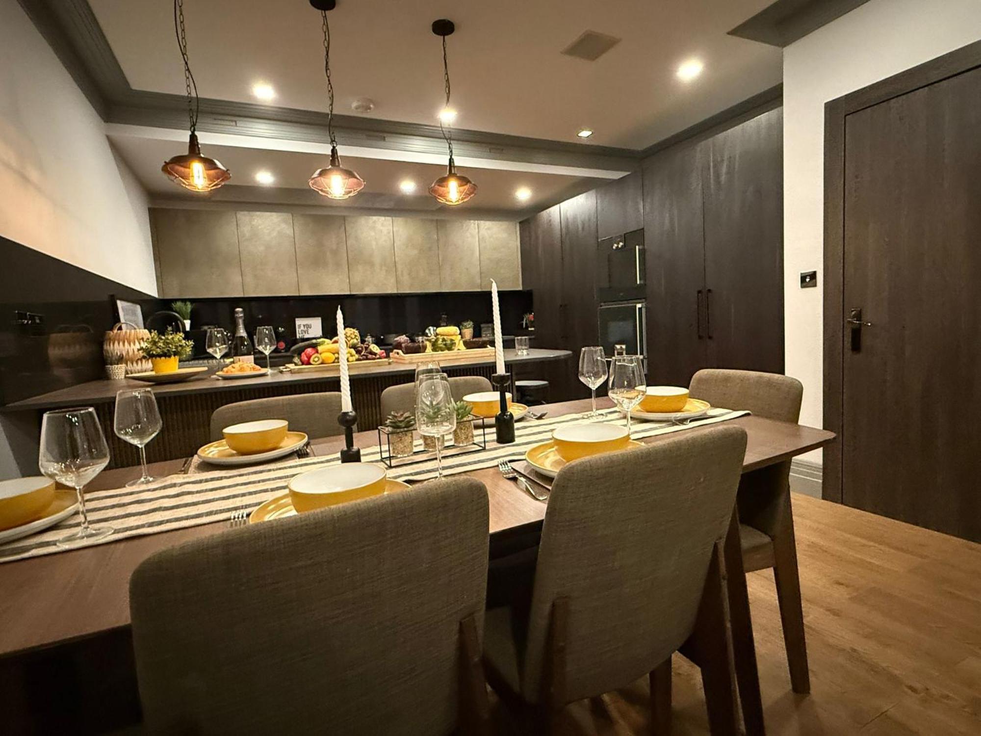 Leilighet 4bedroom, 3bath Retreat With Extra Toilet & Private Garden Oasis