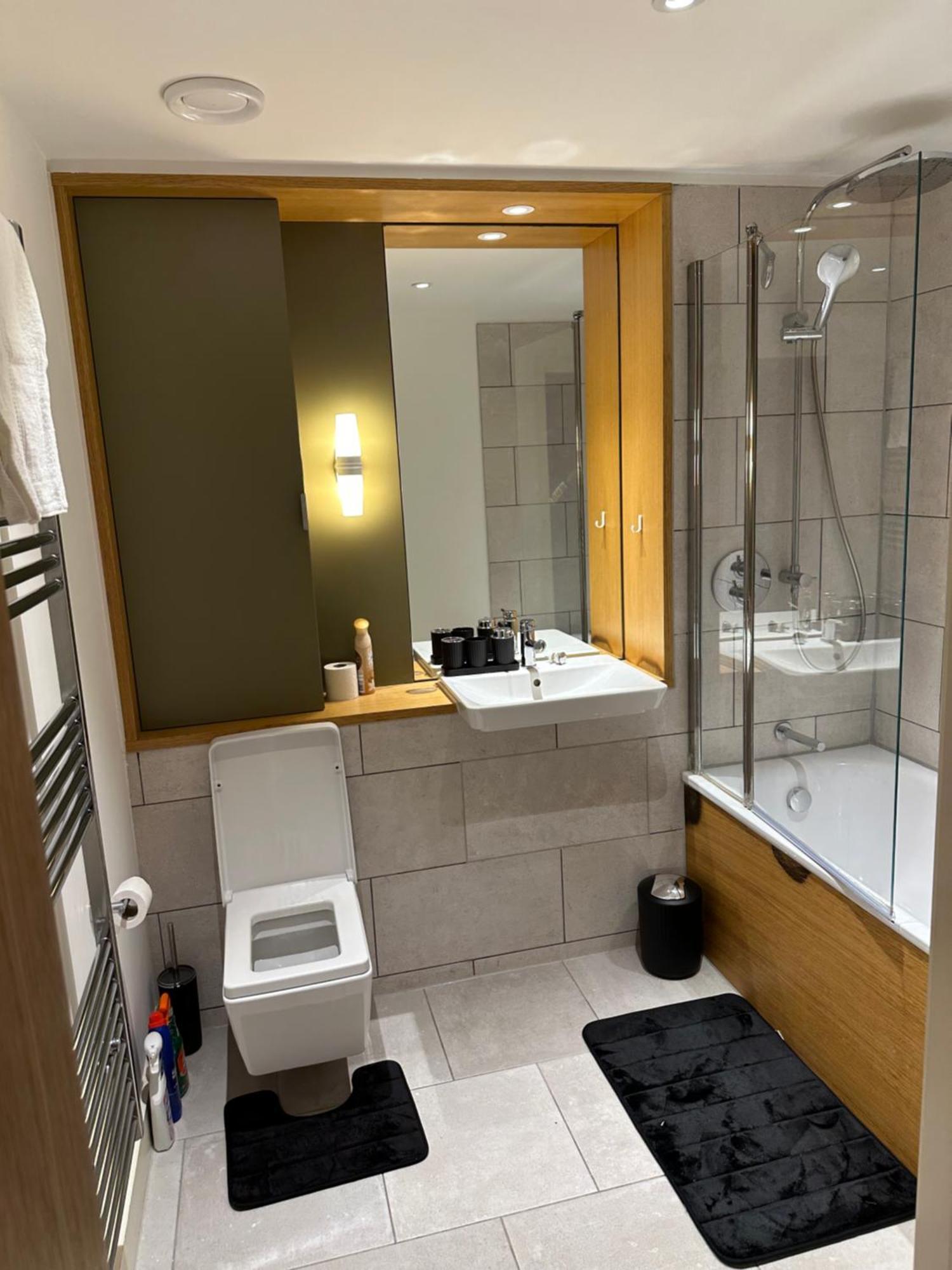 Stunning 1 Bedroom Apartment