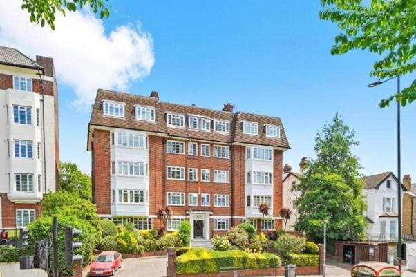 Stylish 1 Bedroom Flat Close To Fabulous Transport Links Apartment *
