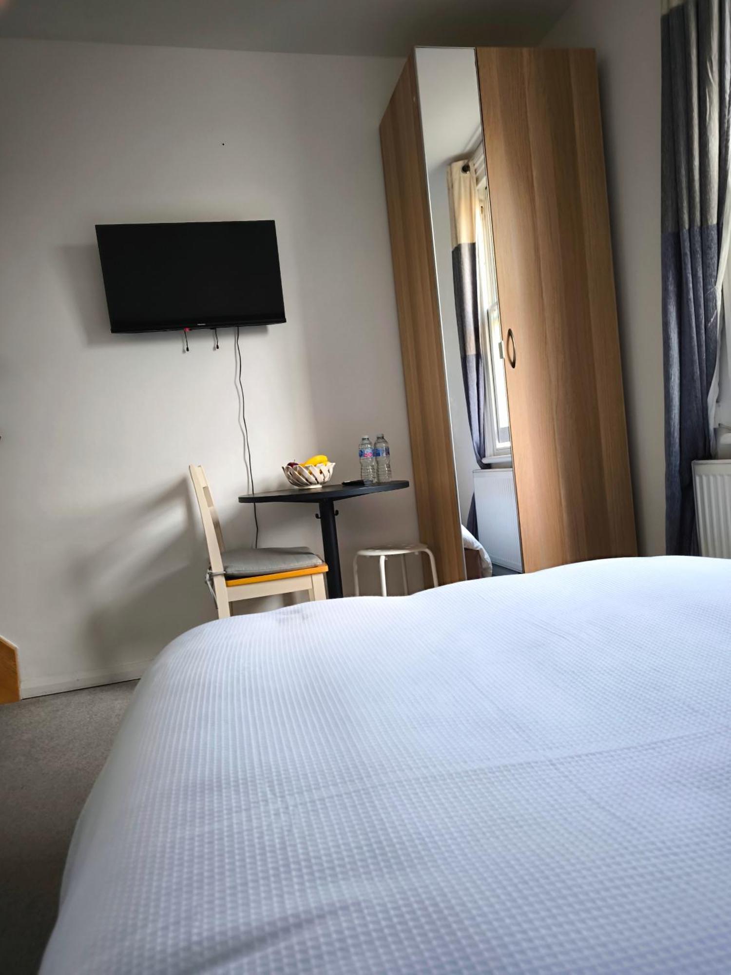 Cosy In Kensington Olympia Apartment London