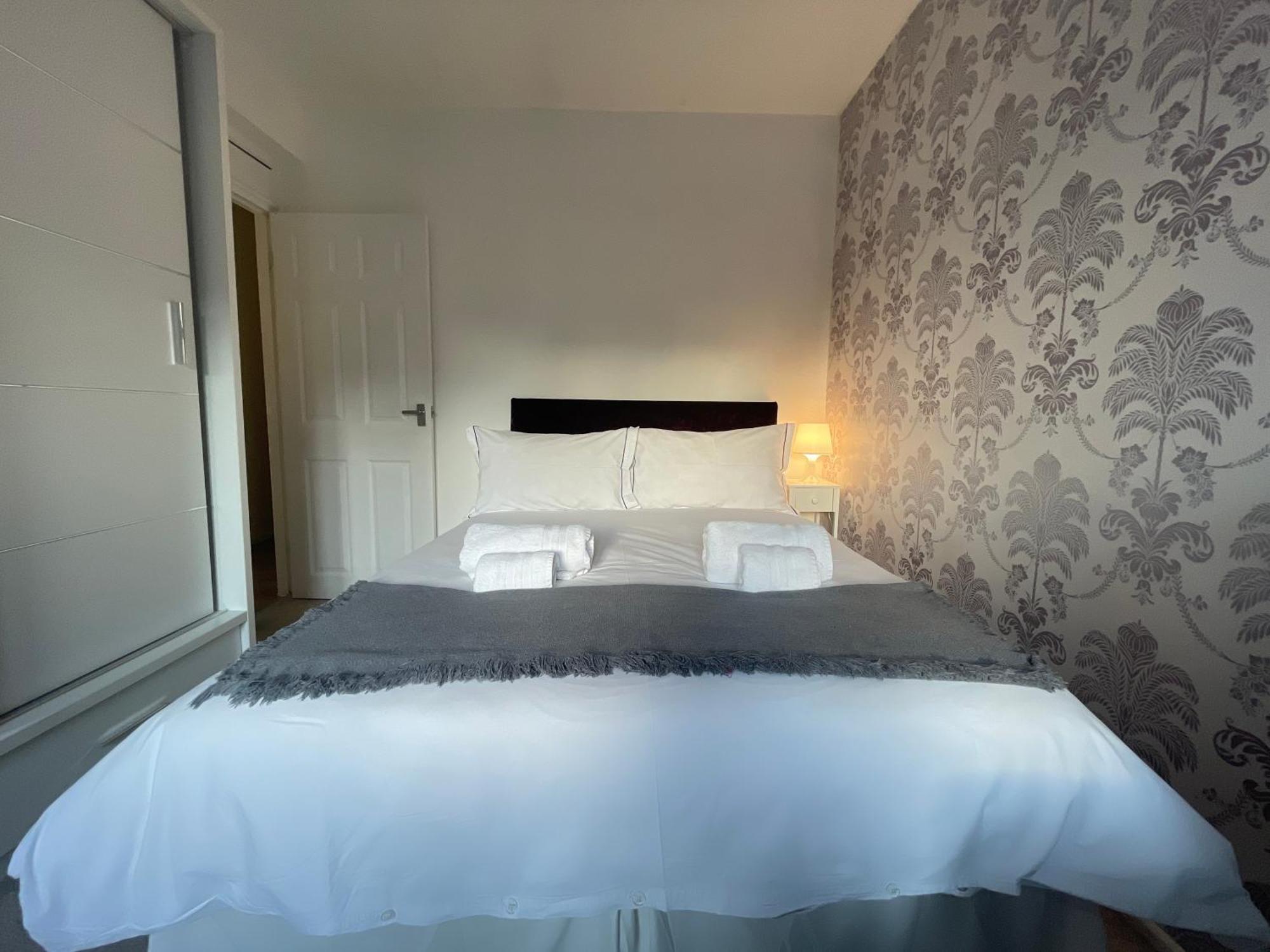 Comfortable Flat Near To *