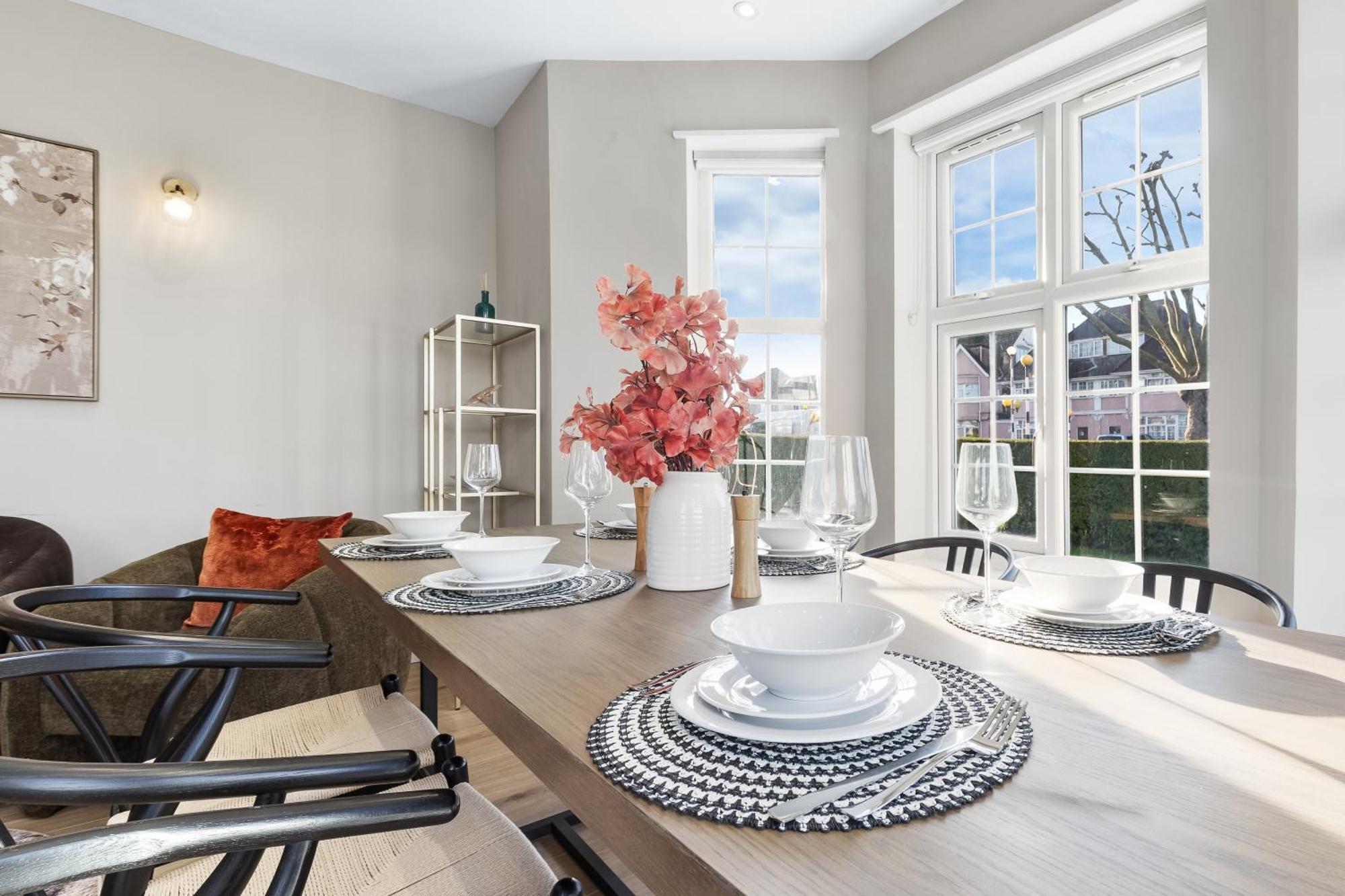 Apartment Luxury At Golders - Unico Residences *