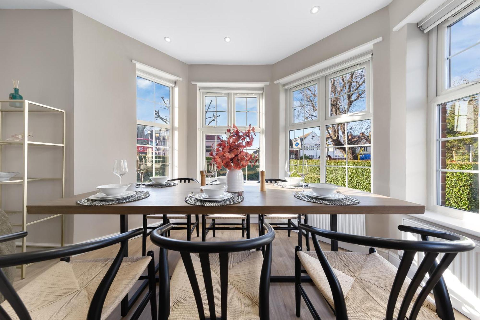 Luxury At Golders - Unico Residences Apartment *