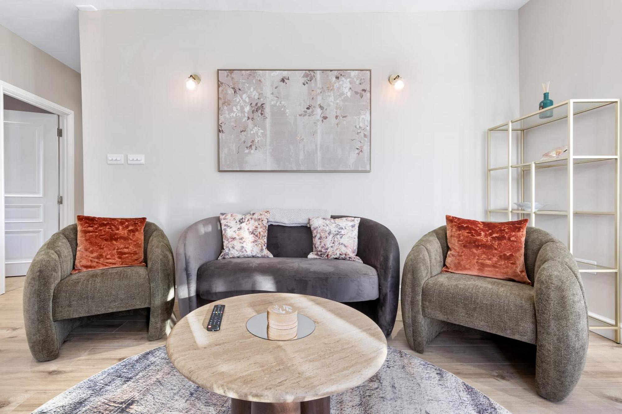 Apartment Luxury At Golders - Unico Residences