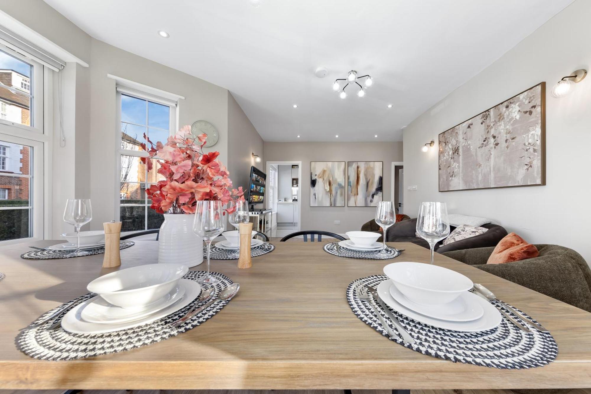 Luxury At Golders - Unico Residences Apartment *