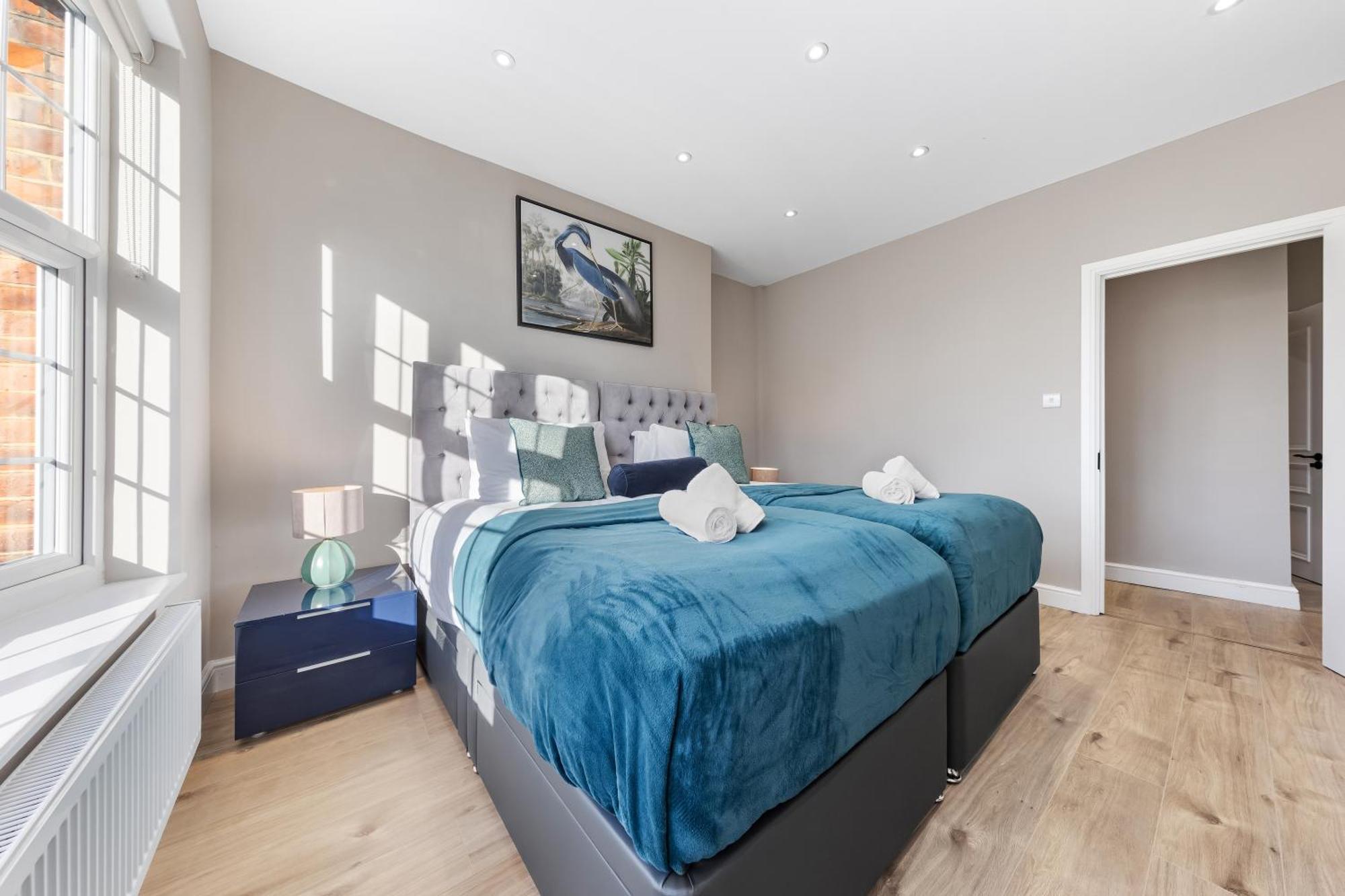 Luxury At Golders - Unico Residences Apartment