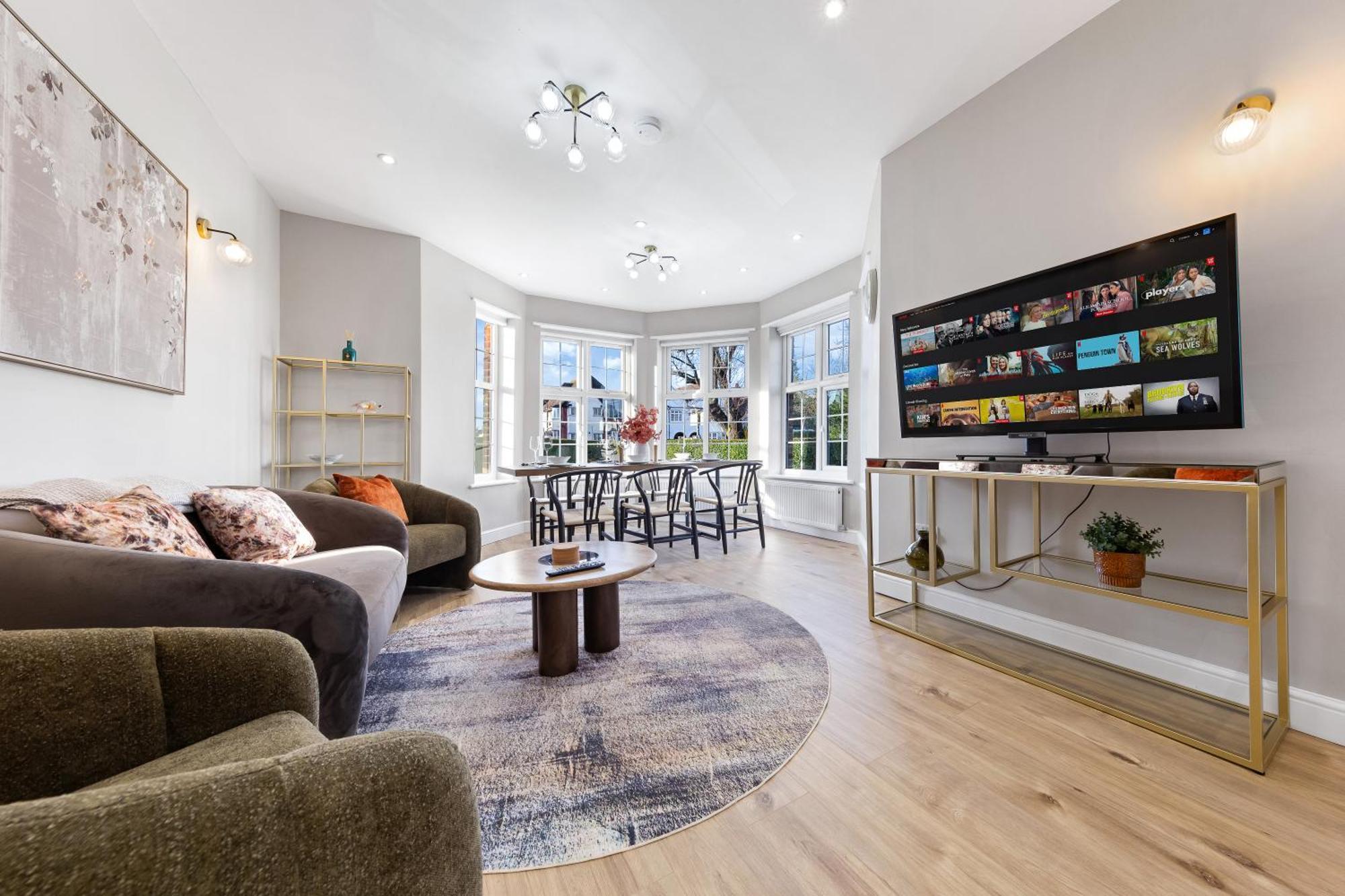 Apartment Luxury At Golders - Unico Residences