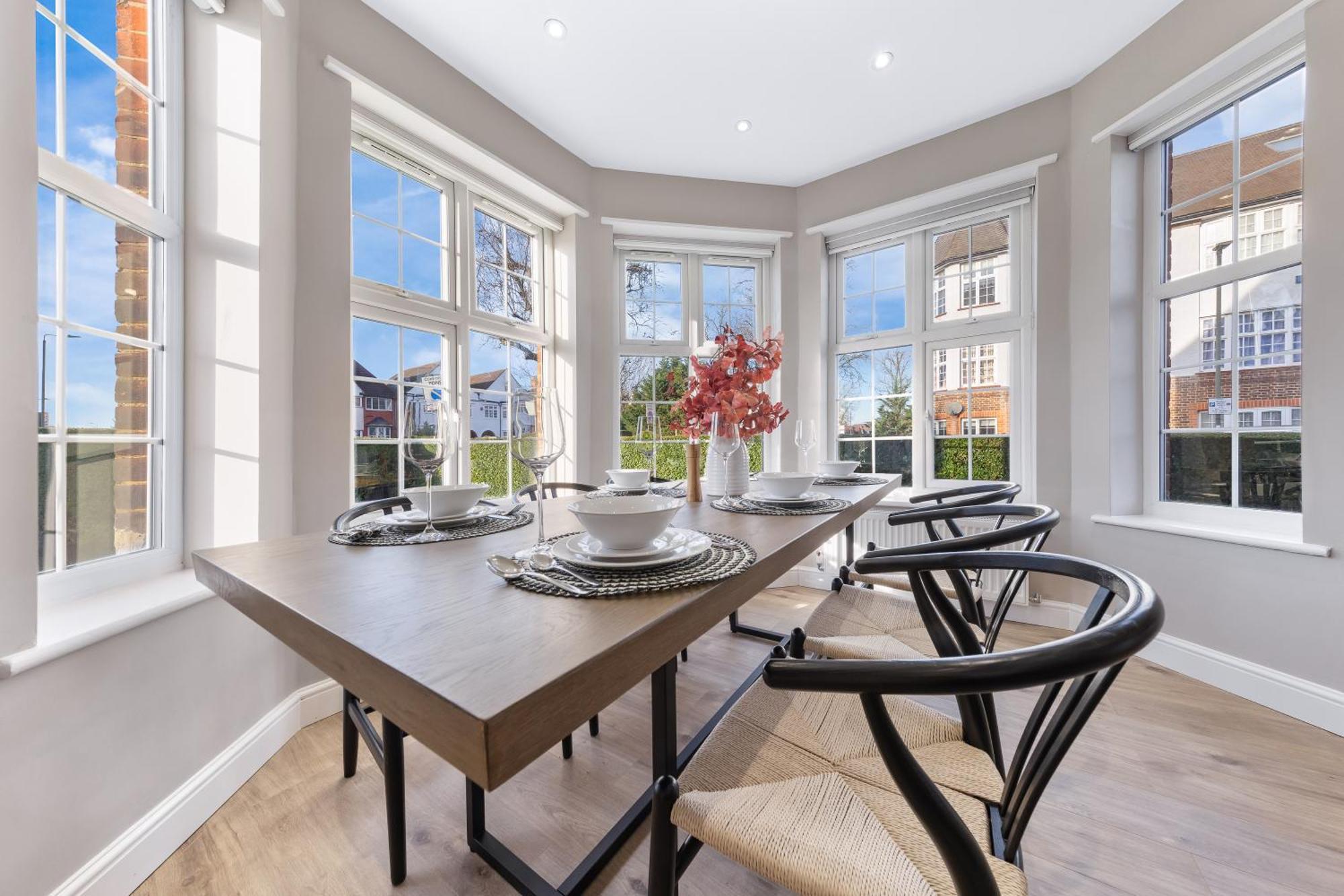 Luxury At Golders - Unico Residences London
