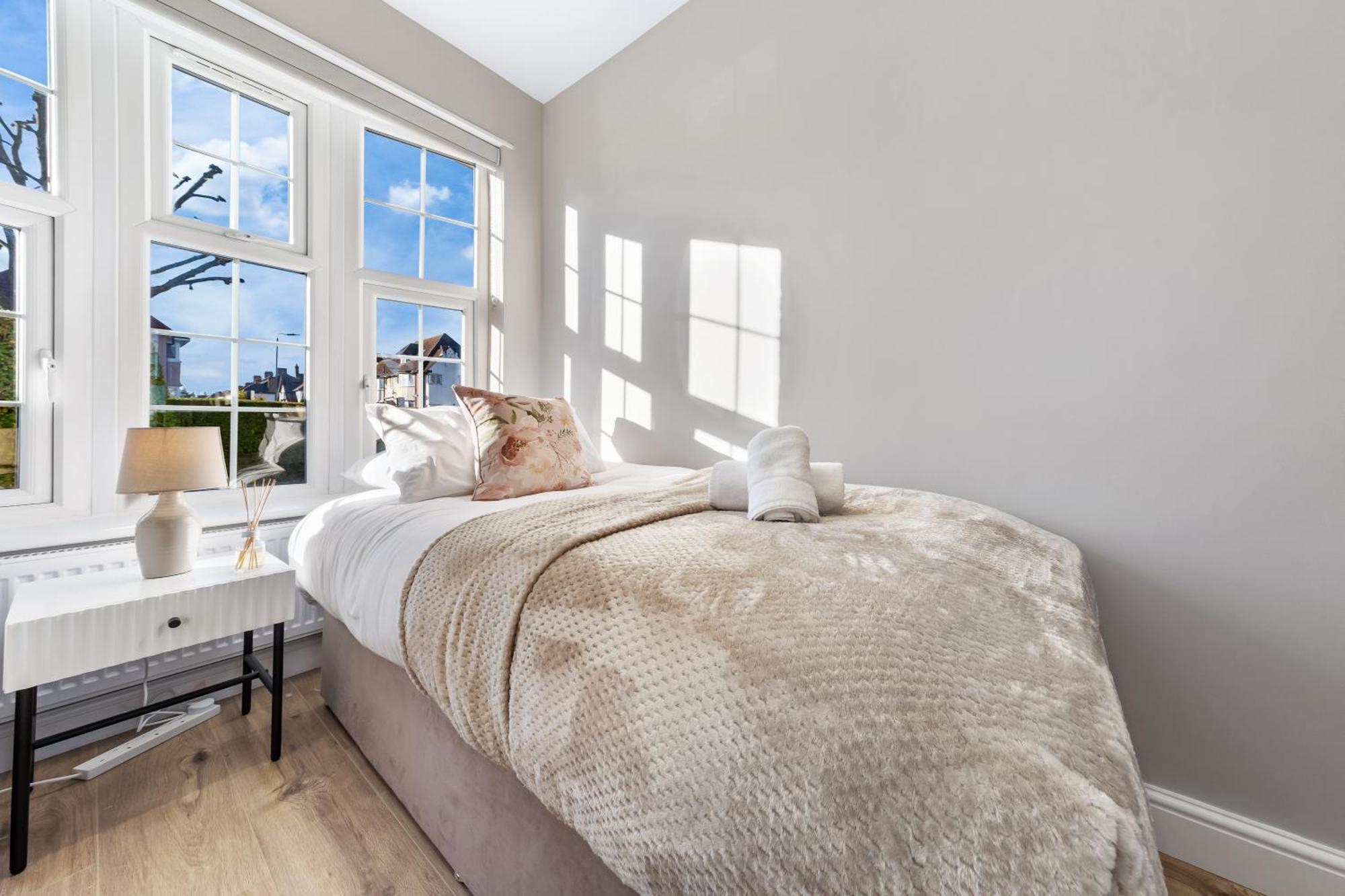 Apartment Luxury At Golders - Unico Residences *