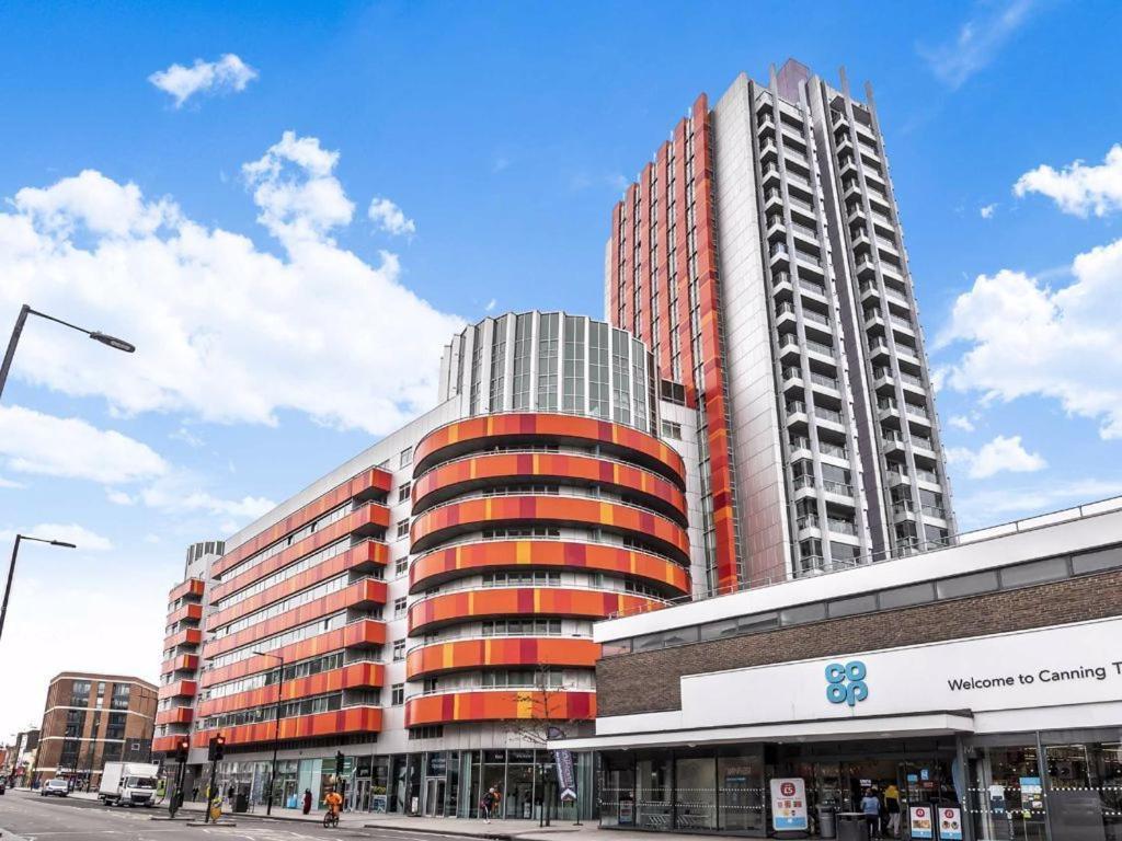 Cosy 2 Bedroom Flat In Canning Town Excel With Free Parking Apartment London