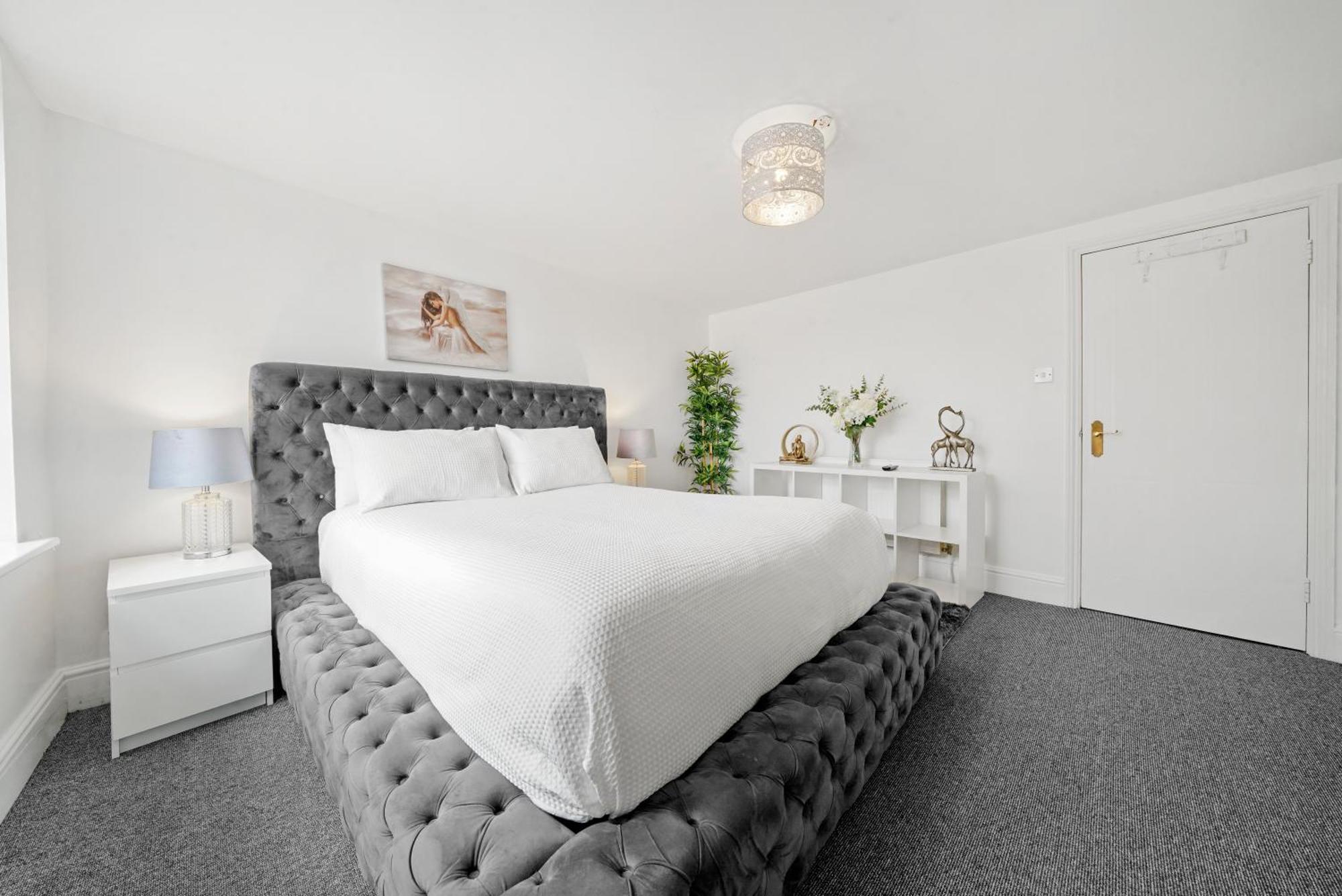 Cosy 2 Bedroom Flat In Canning Town Excel With Free Parking Apartment