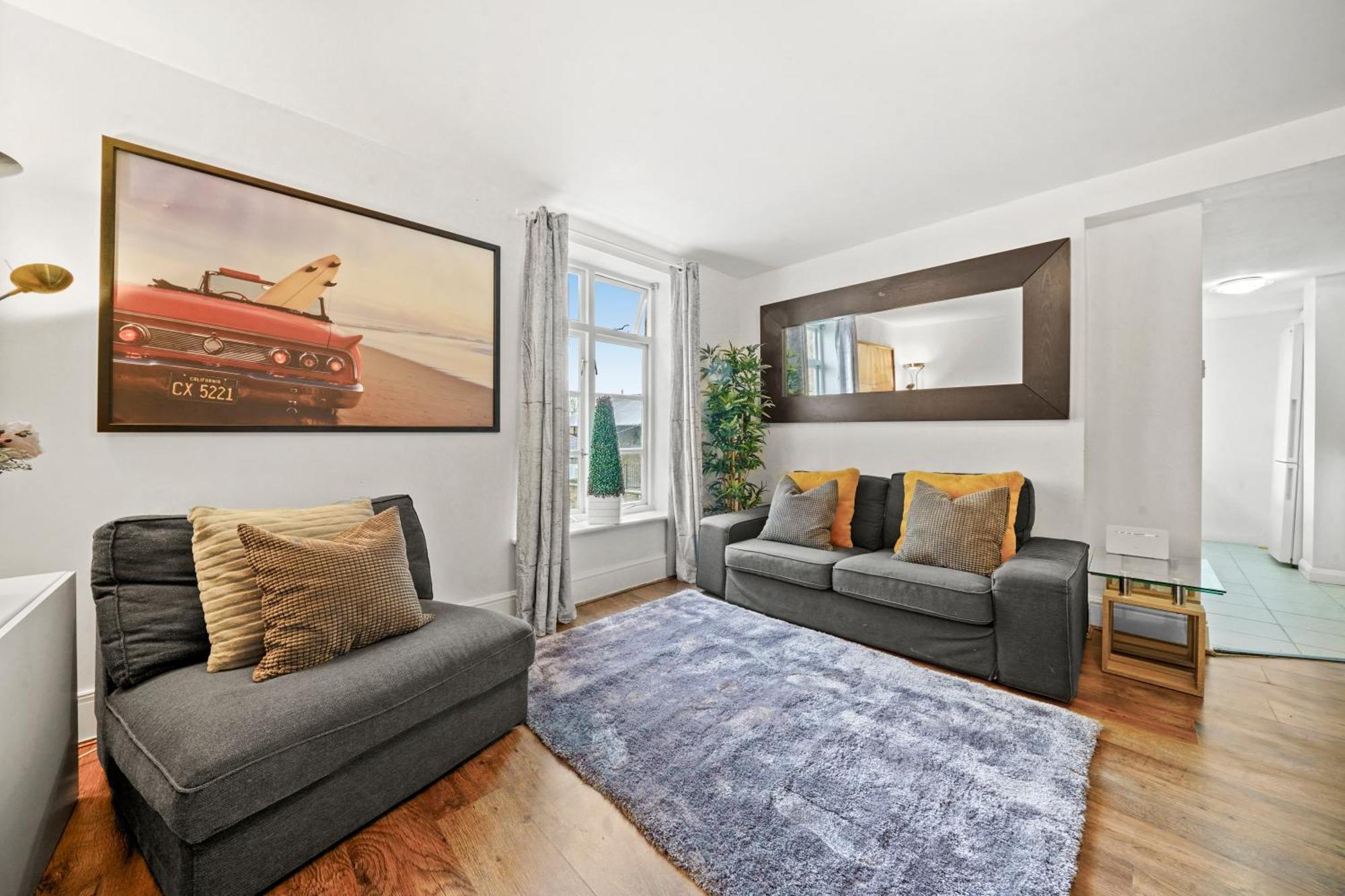 Cosy 2 Bedroom Flat In Canning Town Excel With Free Parking *
