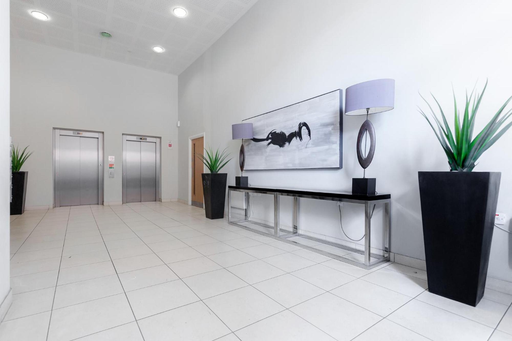 Roomspace Serviced - Chorus Apartment *