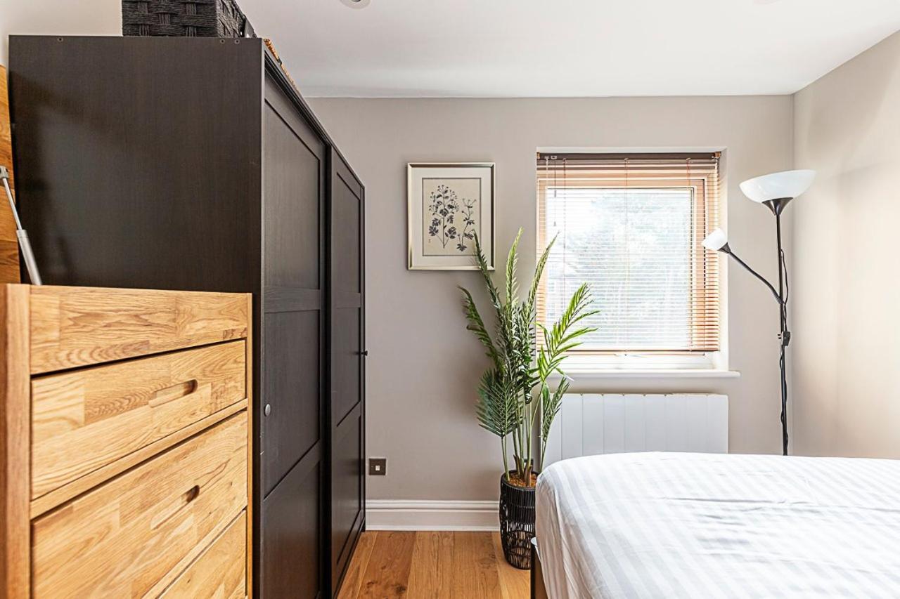 Apartment Modern Top-floor Victorian Charm In Kensington