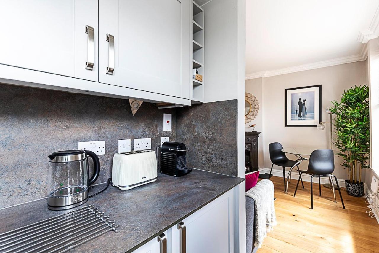 Apartment Modern Top-floor Victorian Charm In Kensington *