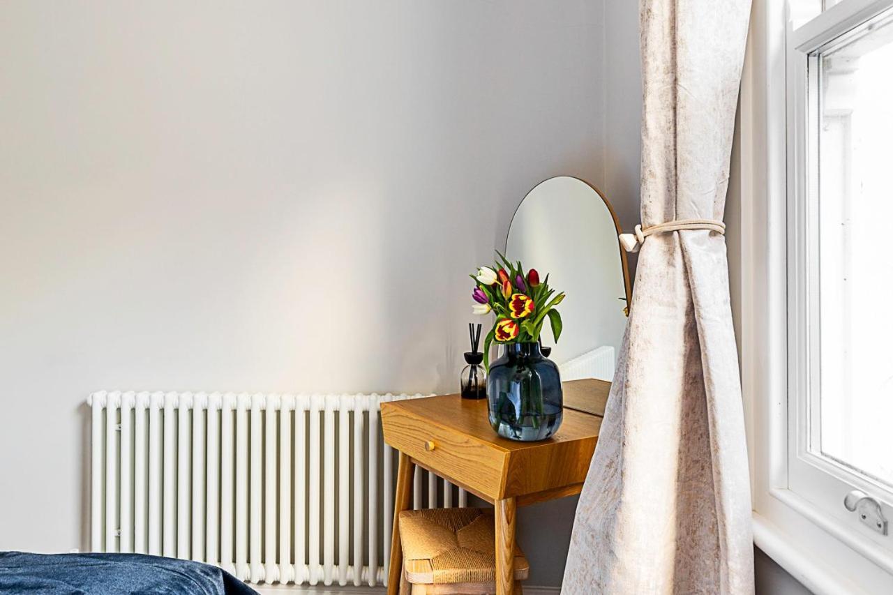 Lovely Bishops Park Flat Apartment London