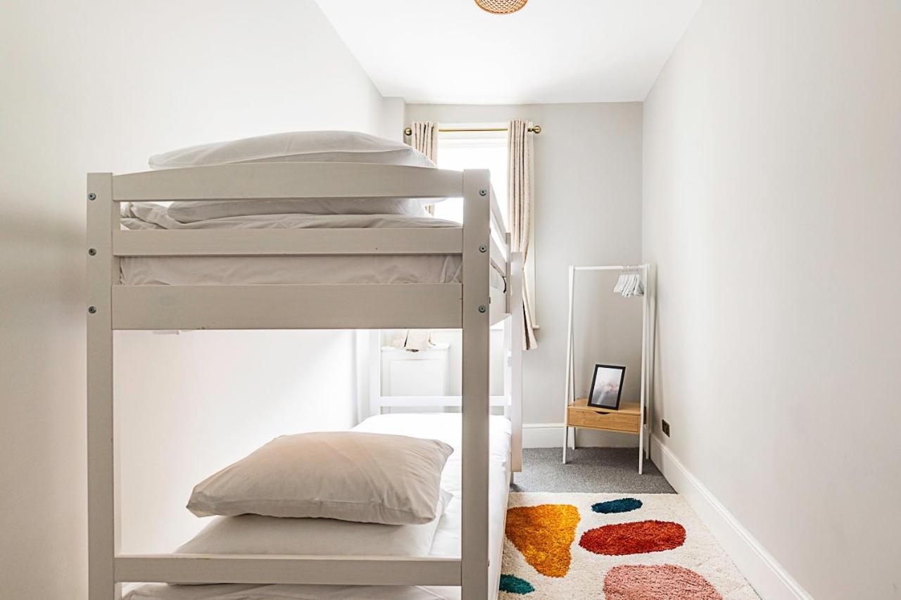 Apartment Lovely Bishops Park Flat London
