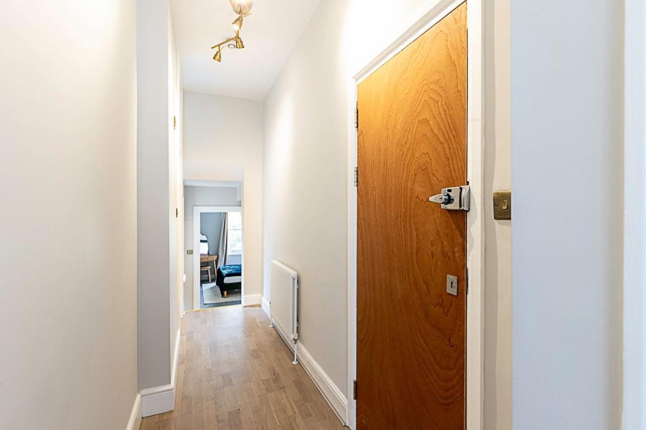 Lovely Bishops Park Flat *
