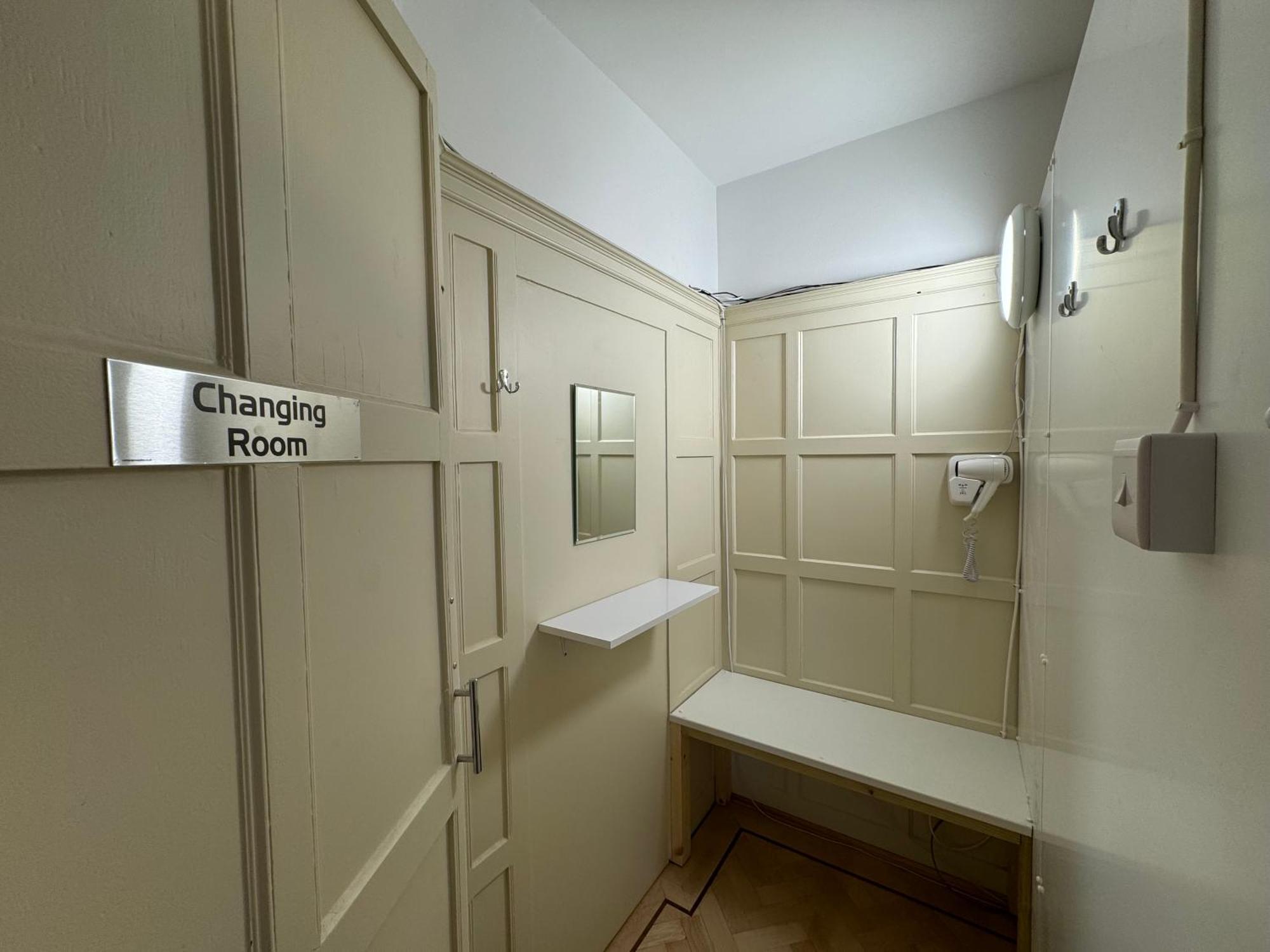 Hostal 365