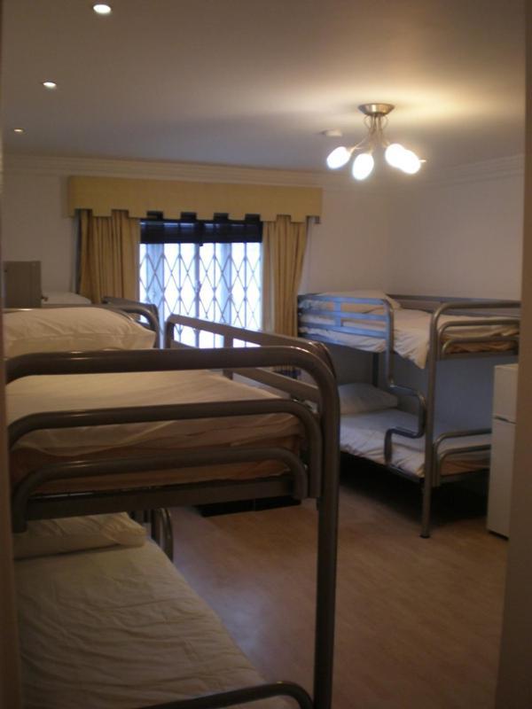 Hostal 365 *
