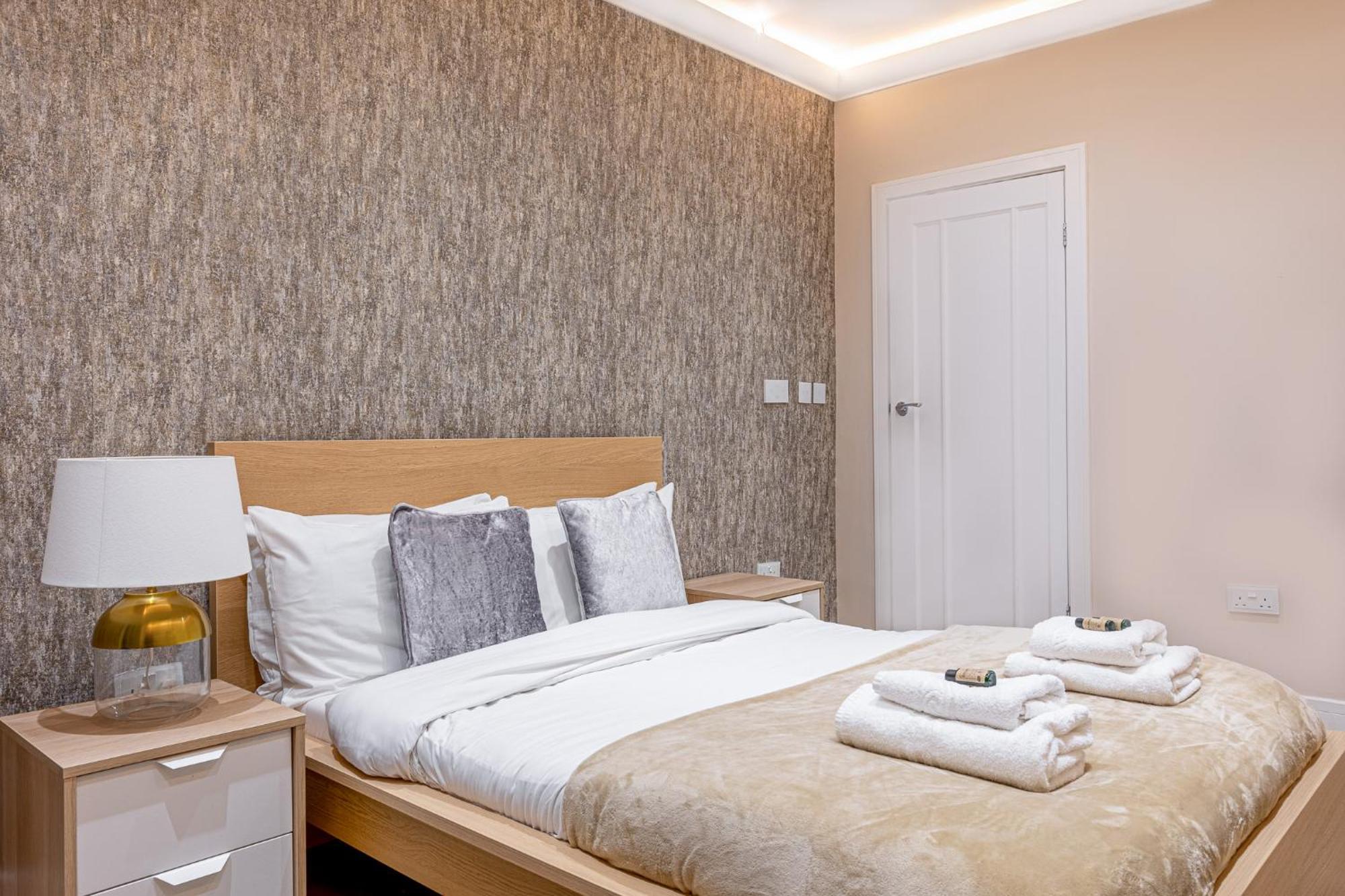 Modern 4 Bdr 3 Bth Minutes From Edgware Road Leilighet London