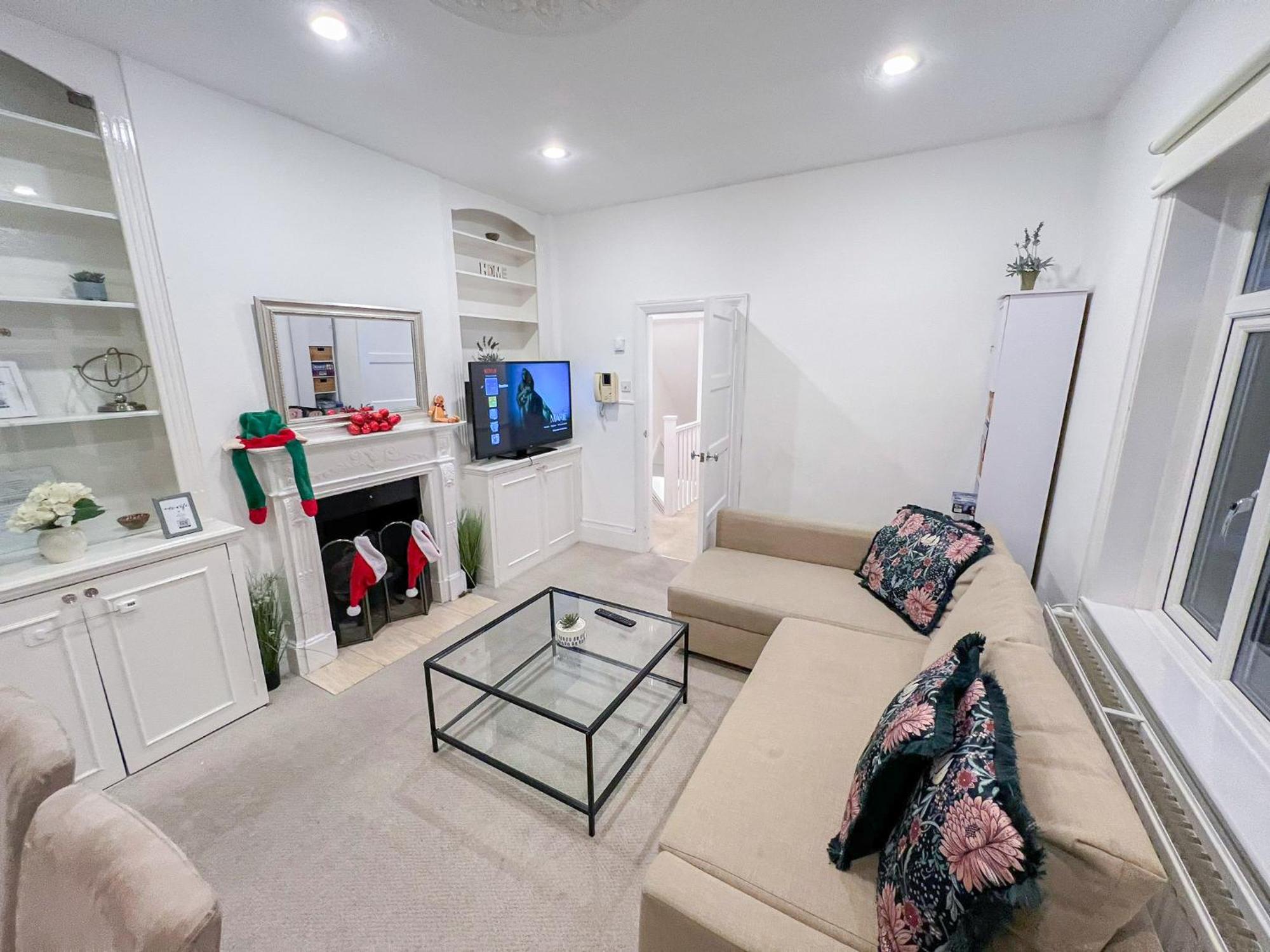 Lovely 3 Bedroom Maisonette With Private Roof Terrace In Hammersmith Apartment London