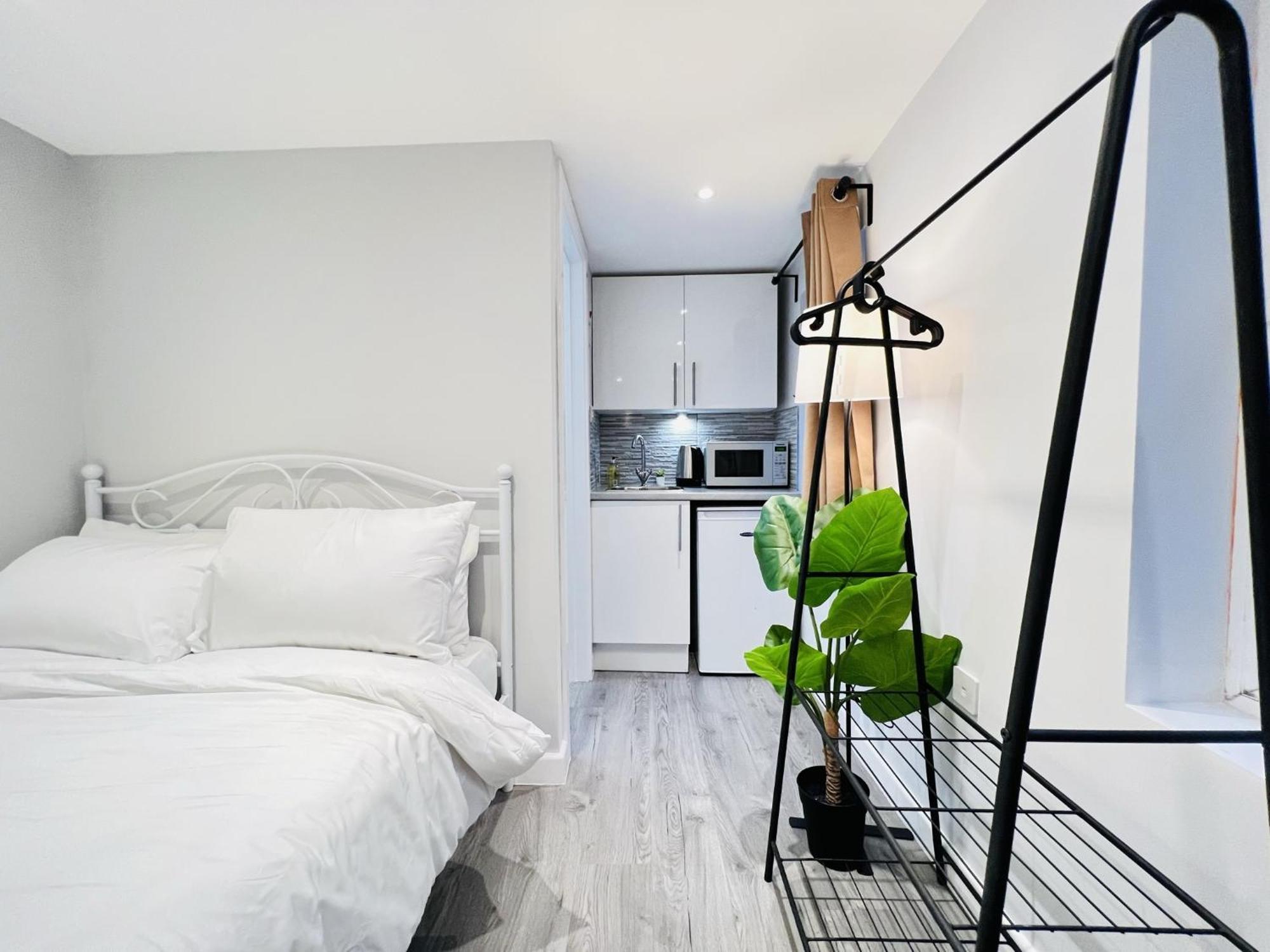 Battersea By Sleepy Apartment London