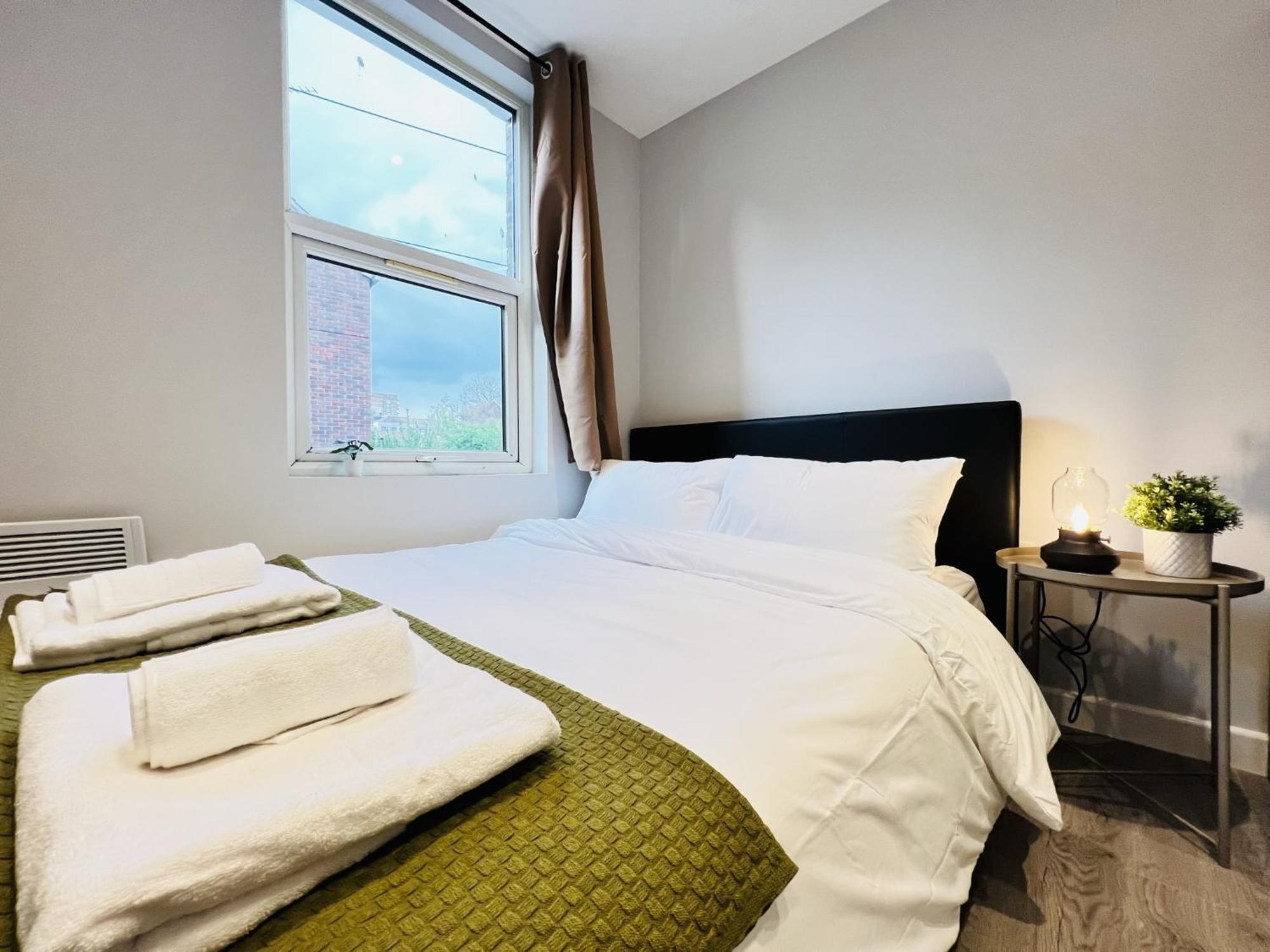 Battersea By Sleepy Apartment London
