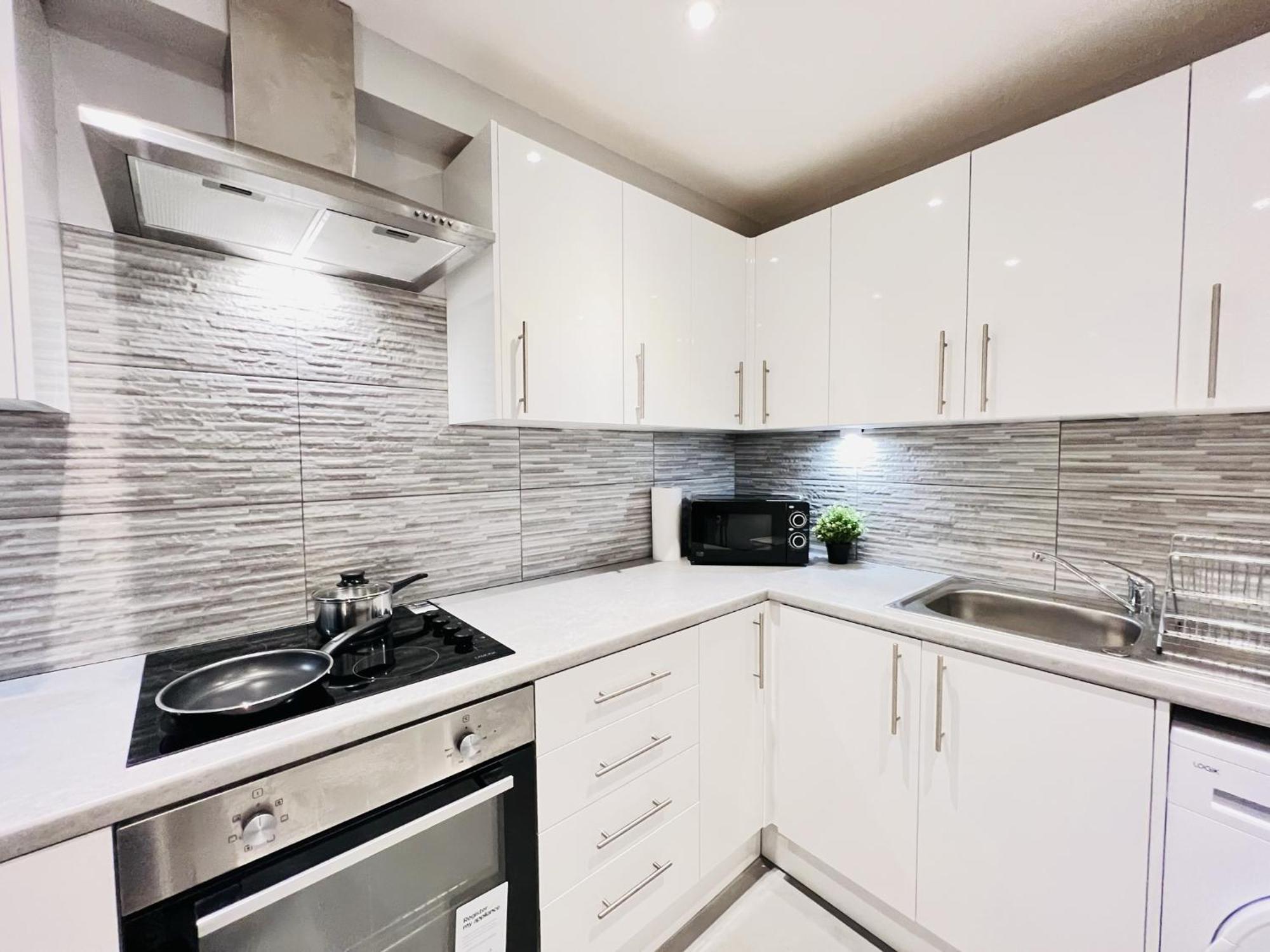 Battersea By Sleepy Apartment London