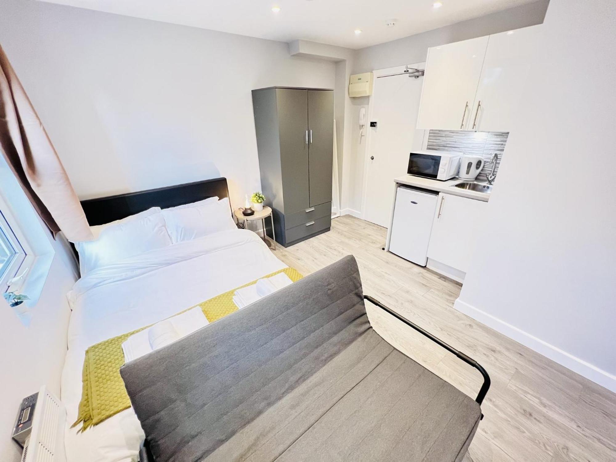 Battersea By Sleepy Apartment London