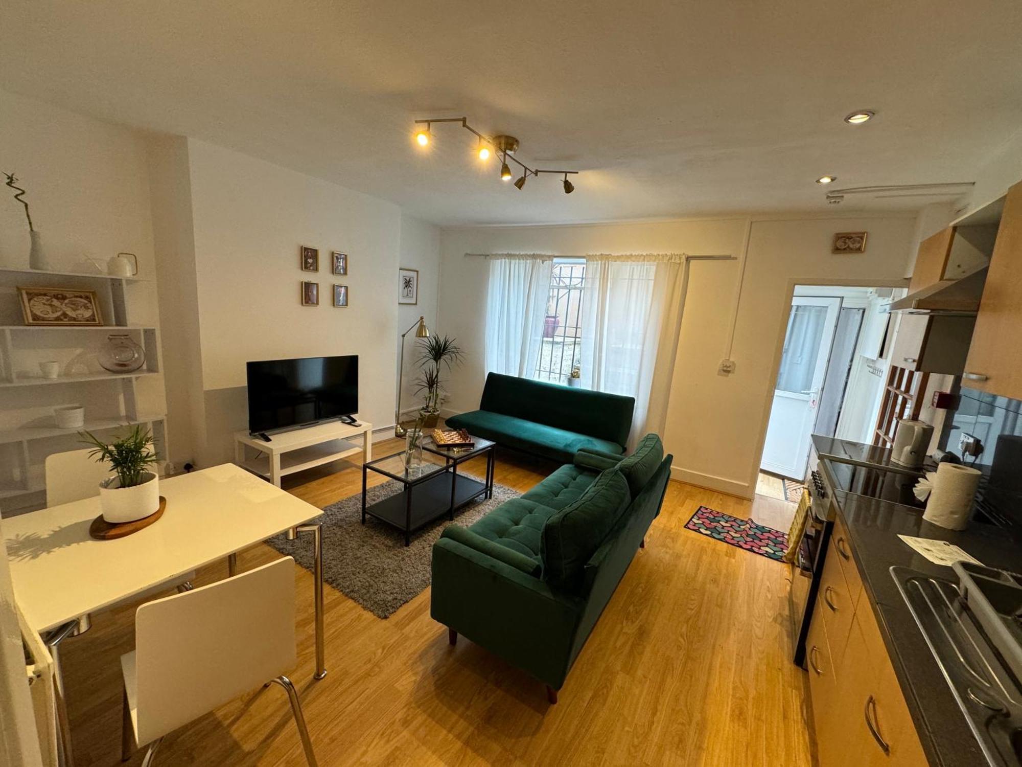 Modern 5 Min To Stations Apartment London