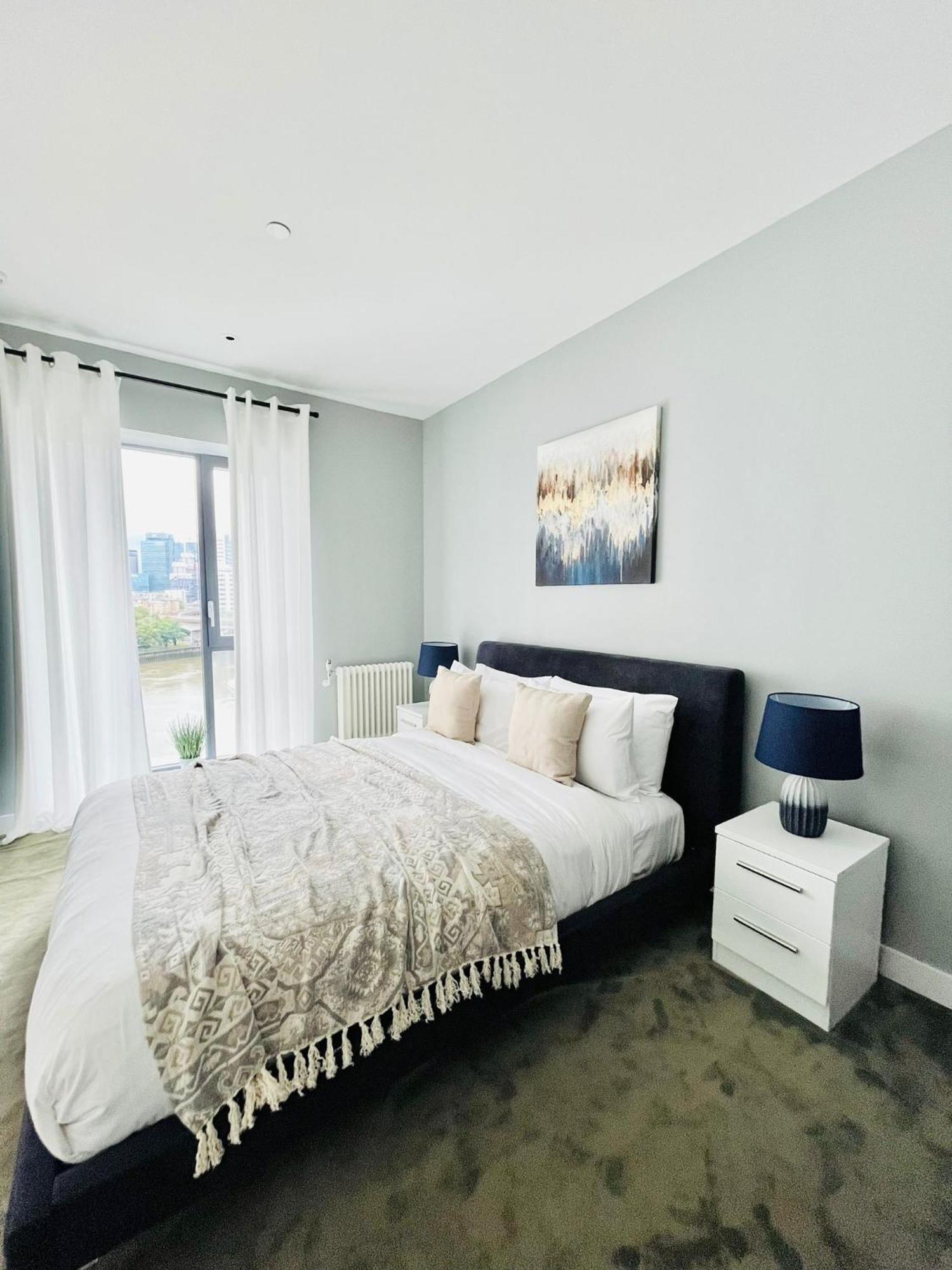 Serene Island Haven - Spacious, Scenic & Well-located * London