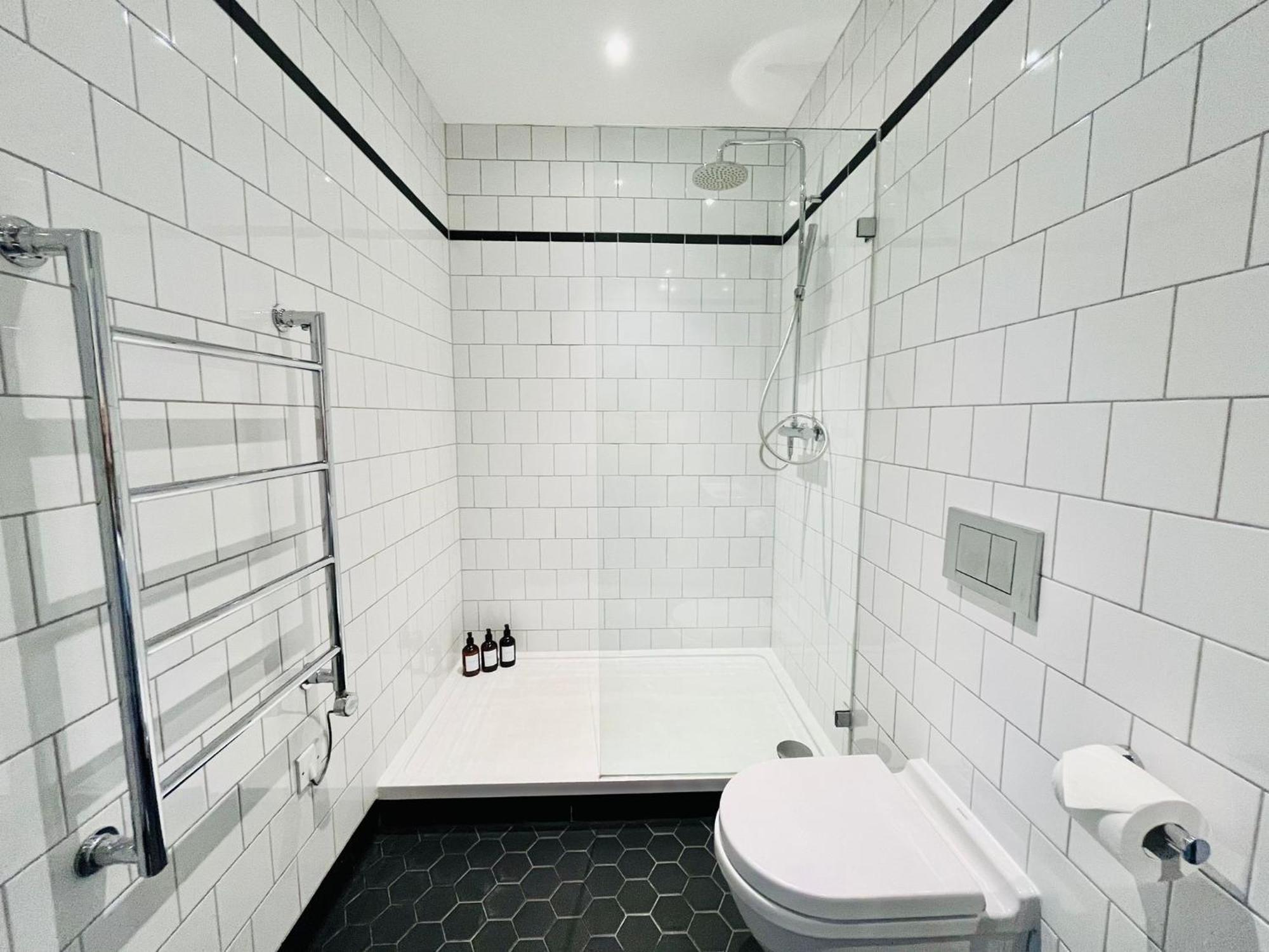 Apartment Serene Island Haven - Spacious, Scenic & Well-located London