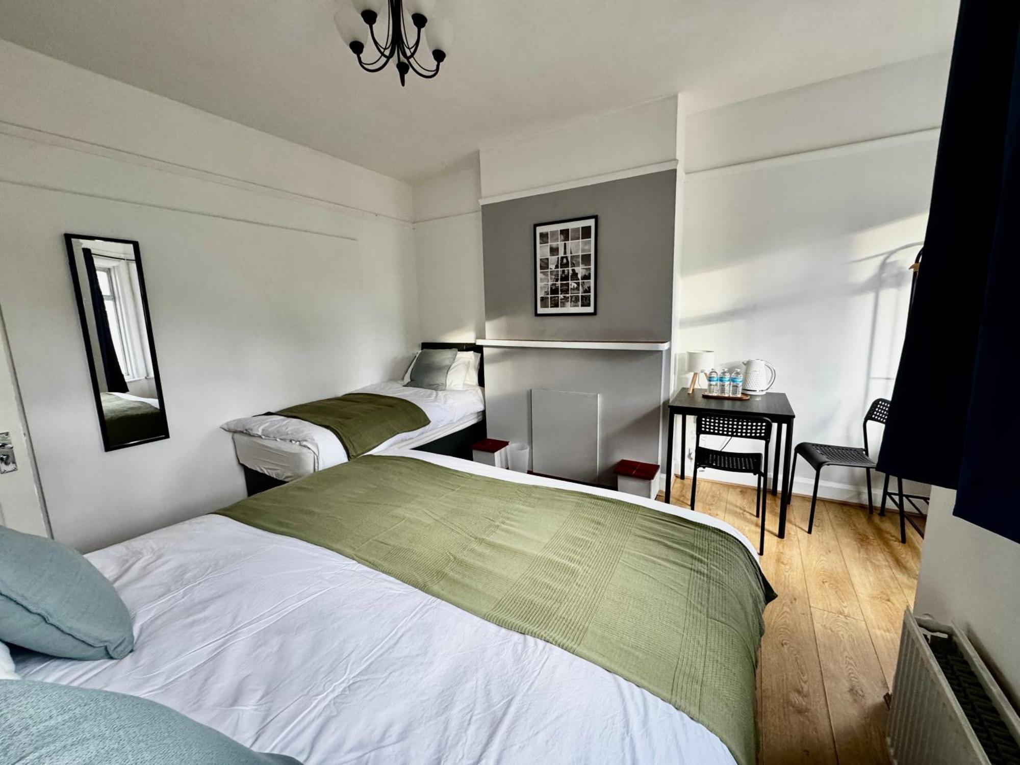 Gasthof Maberic Housing West Gem Your Connection London