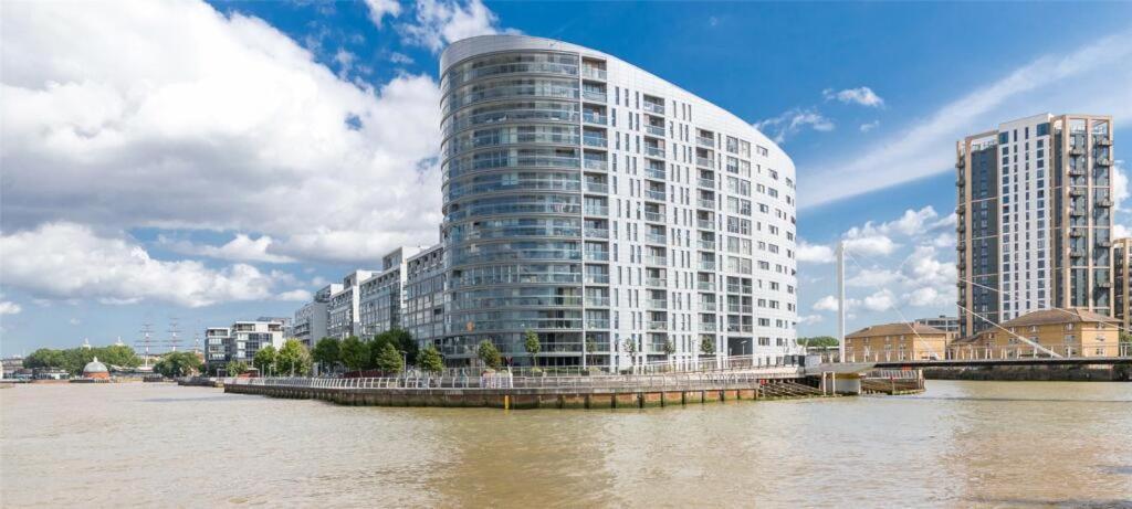 Large 1 Bed Cutty Sark Greenwich Close To Canary Wharf - Perfect For Corporates And Tourists *