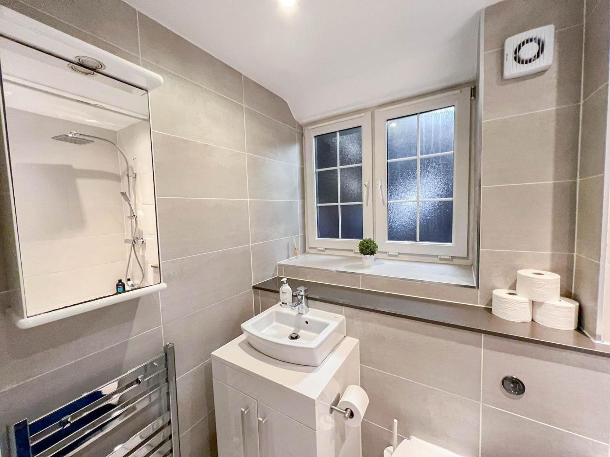 Leilighet Chic 2-bedroom Flat With Free Wi-fi Few Steps From The Oval *