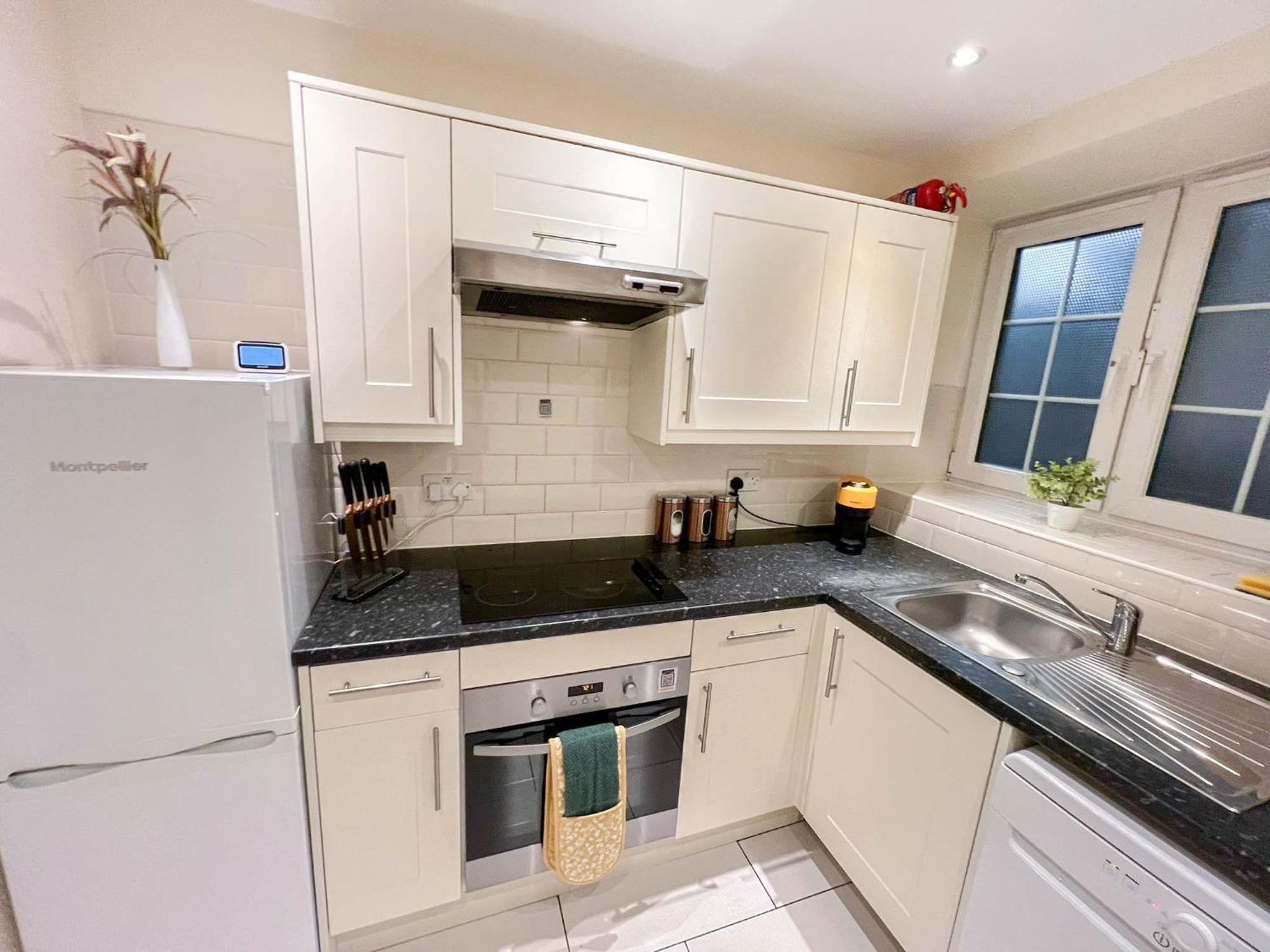 Leilighet Chic 2-bedroom Flat With Free Wi-fi Few Steps From The Oval London