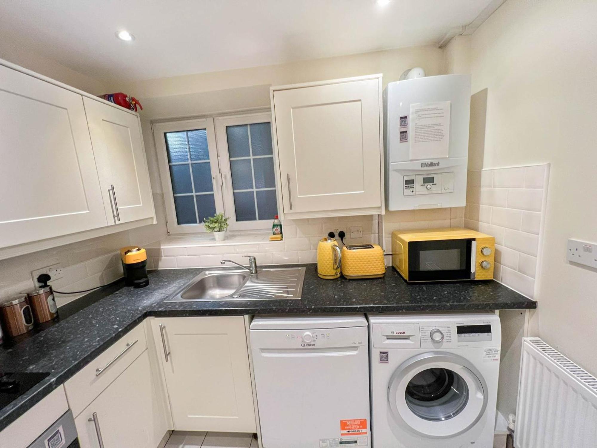 Chic 2-bedroom Flat With Free Wi-fi Few Steps From The Oval Leilighet