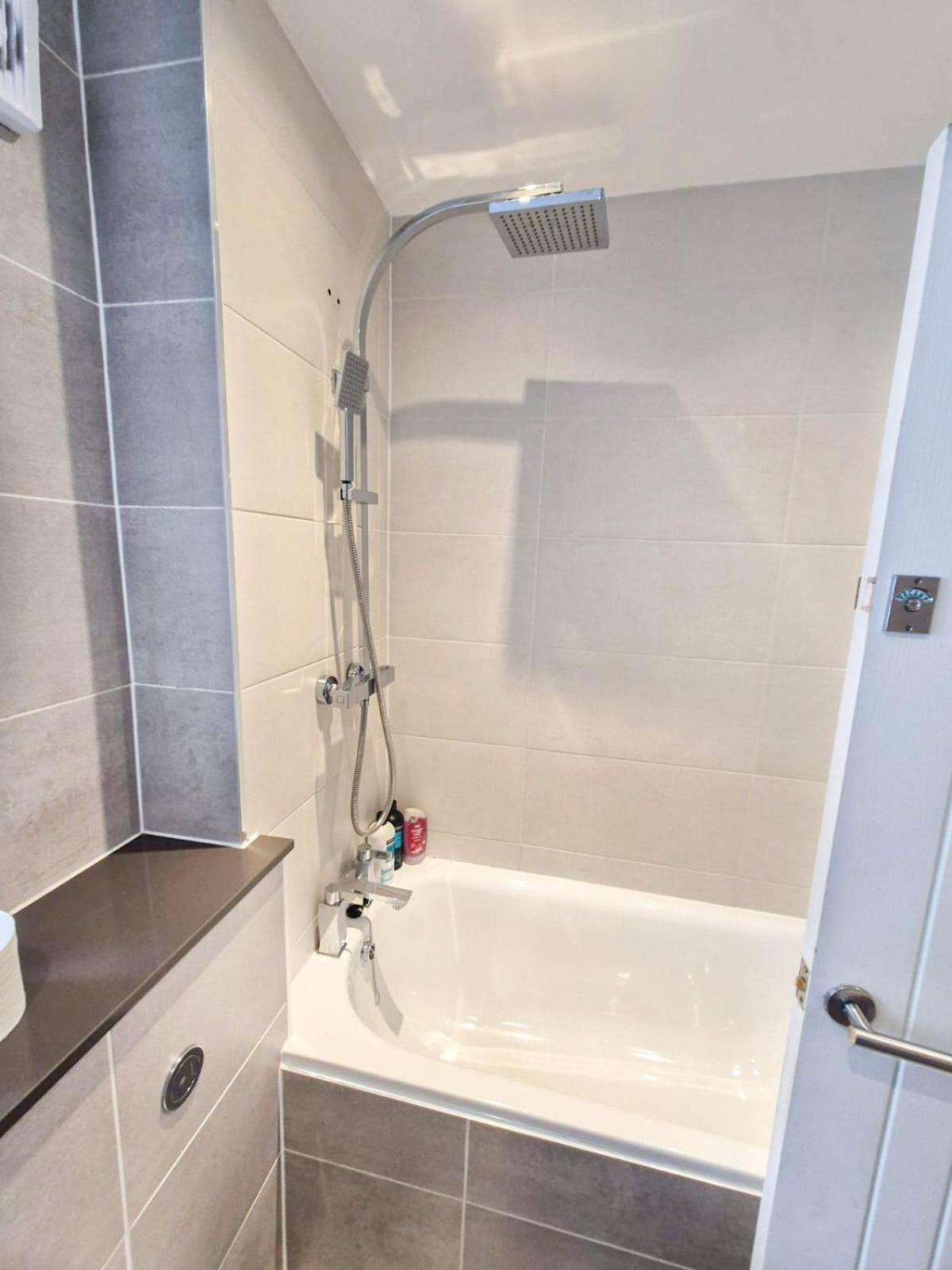 Chic 2-bedroom Flat With Free Wi-fi Few Steps From The Oval Leilighet